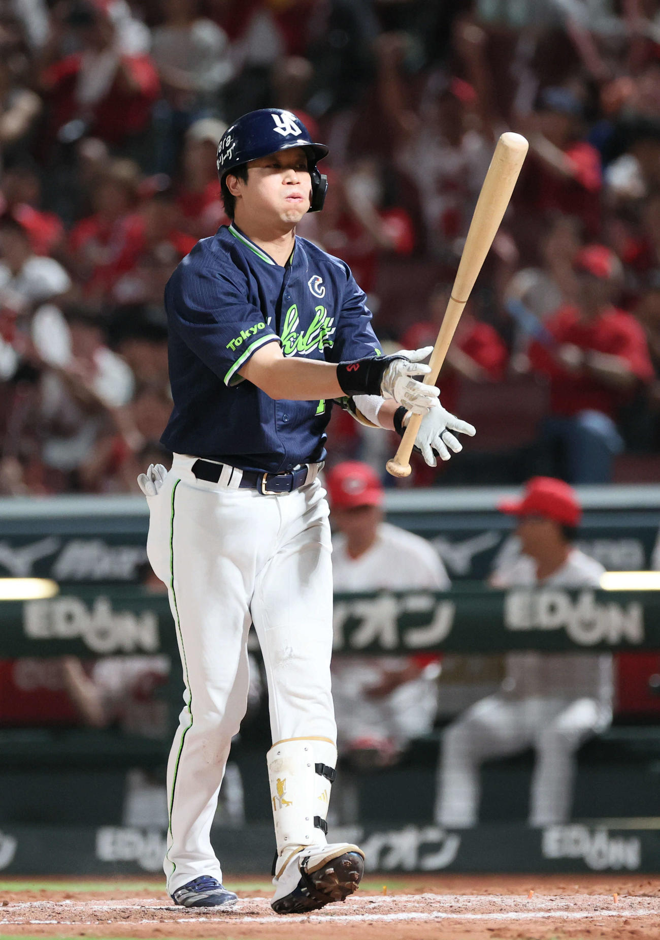 広島対ヤクルト　9回表ヤクルト1死一、二塁、山田の三振で試合終了（撮影・加藤孝規）
