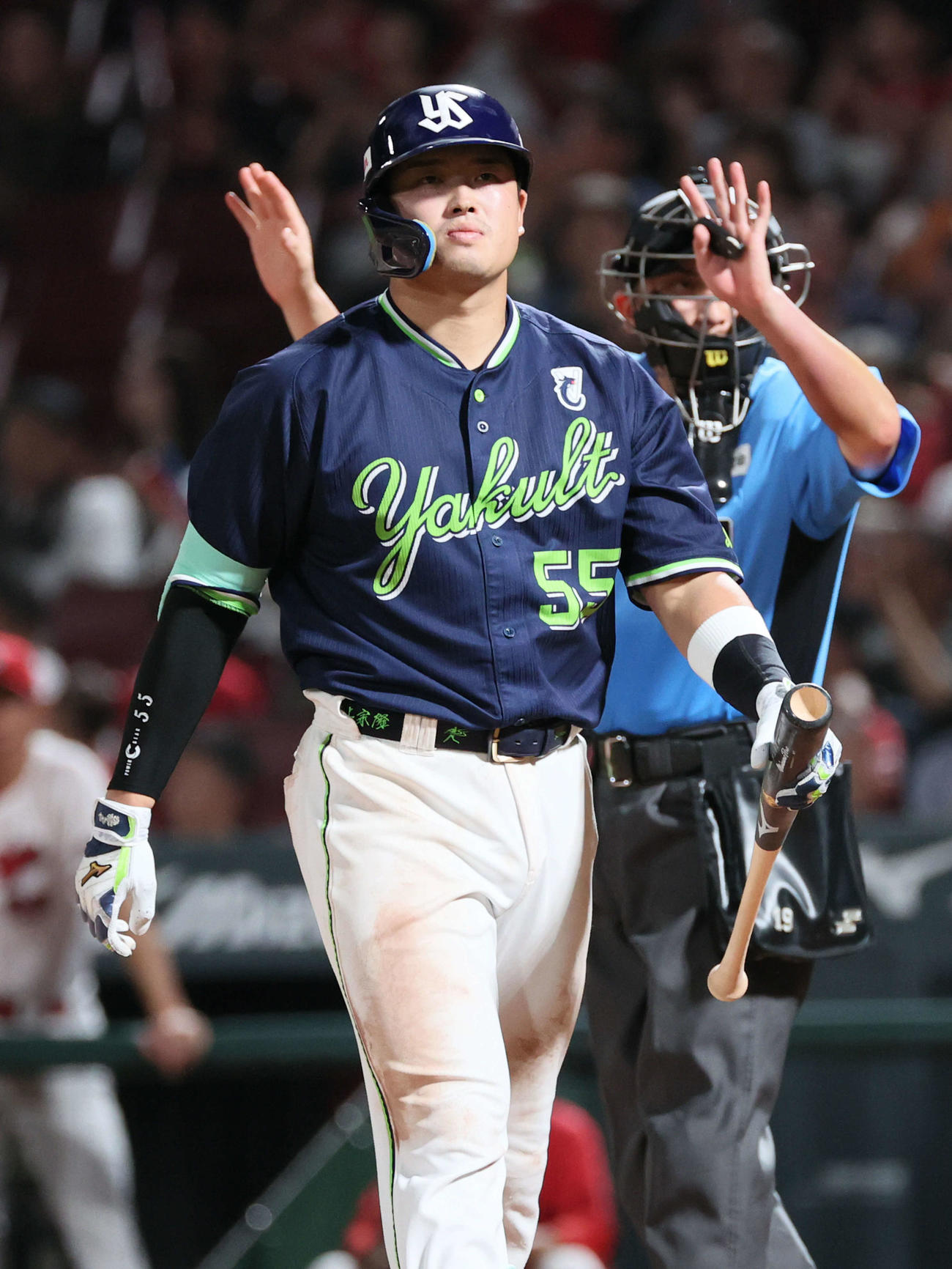 広島対ヤクルト　9回表ヤクルト1死一塁、村上は三振（撮影・加藤孝規）
