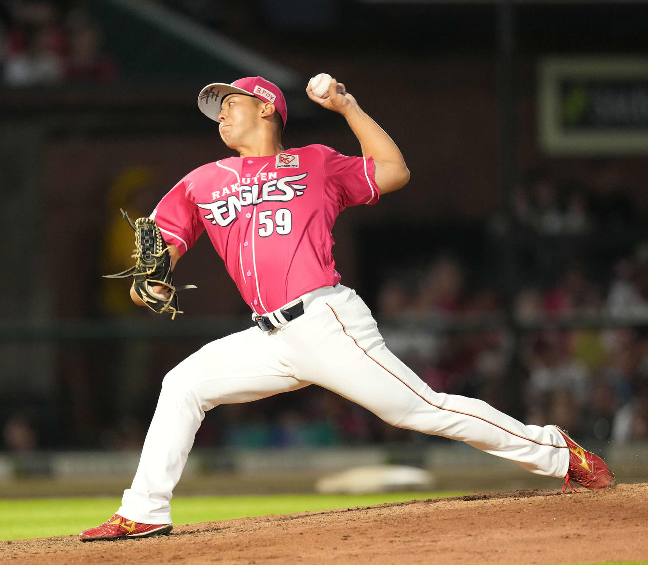 楽天対日本ハム　力投する楽天の泰（撮影・井上学）