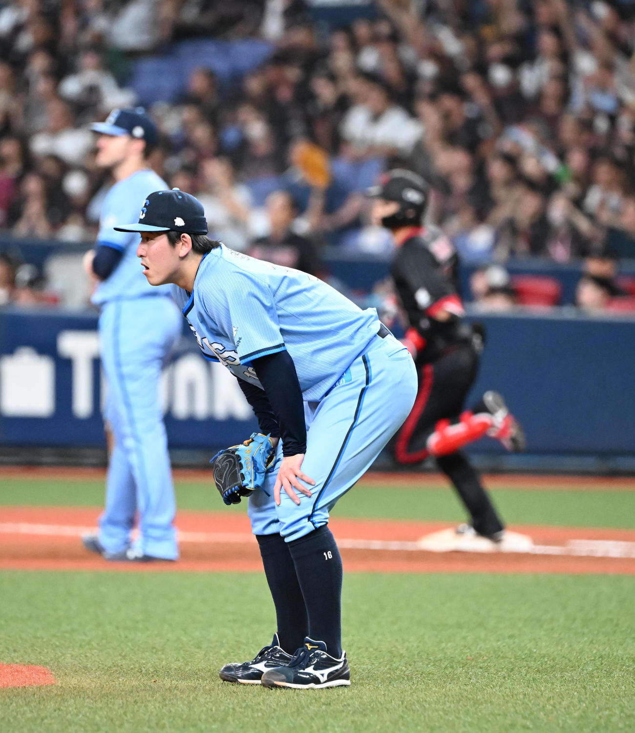 オリックス対西武　6回裏オリックス2死一塁、中川に同点となる2点本塁打を浴びる隅田（撮影・和賀正仁）
