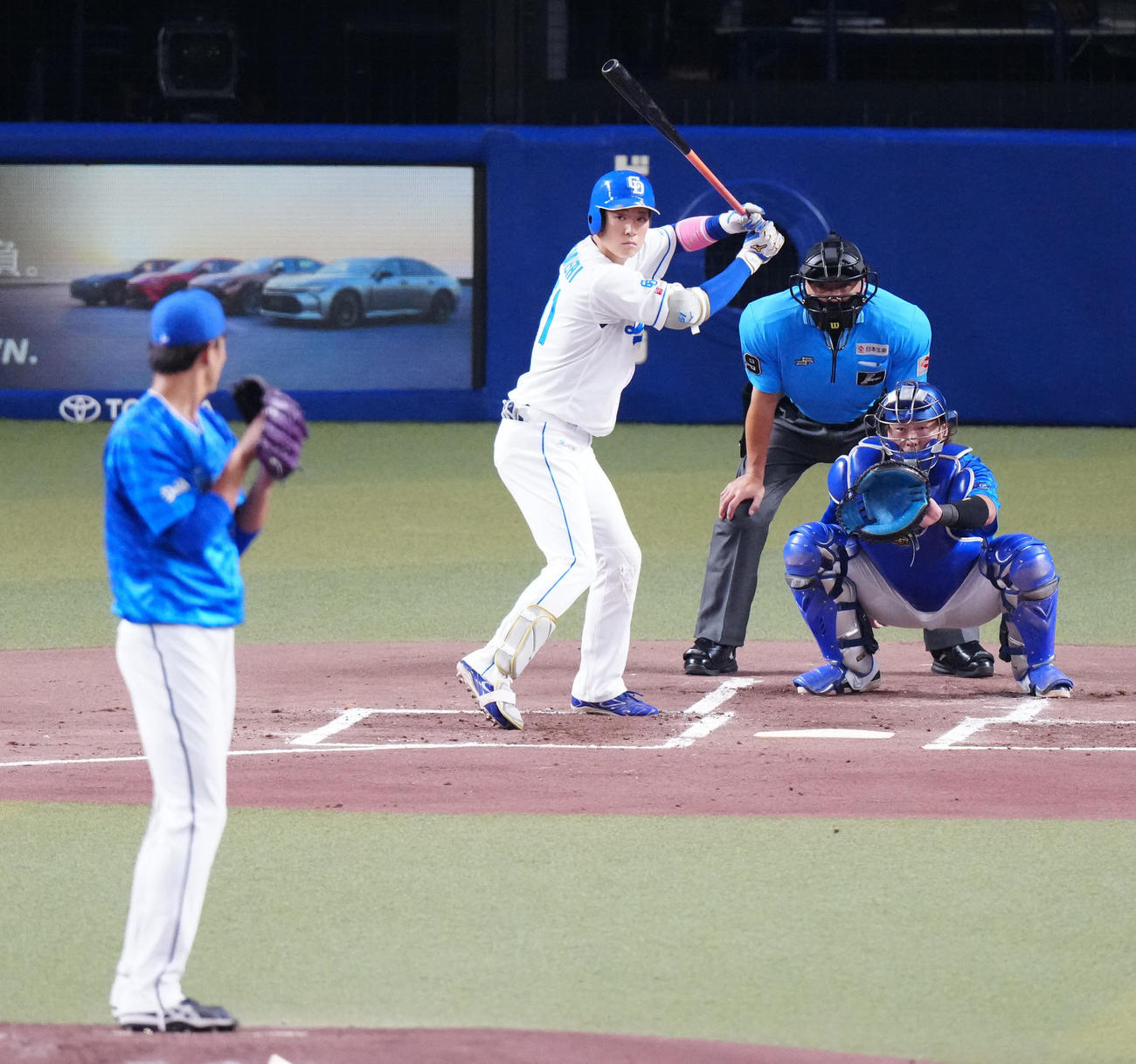 中日対DeNA 1回裏中日1死一塁、打席に立つ上林。投手藤浪（撮影・江口和貴）