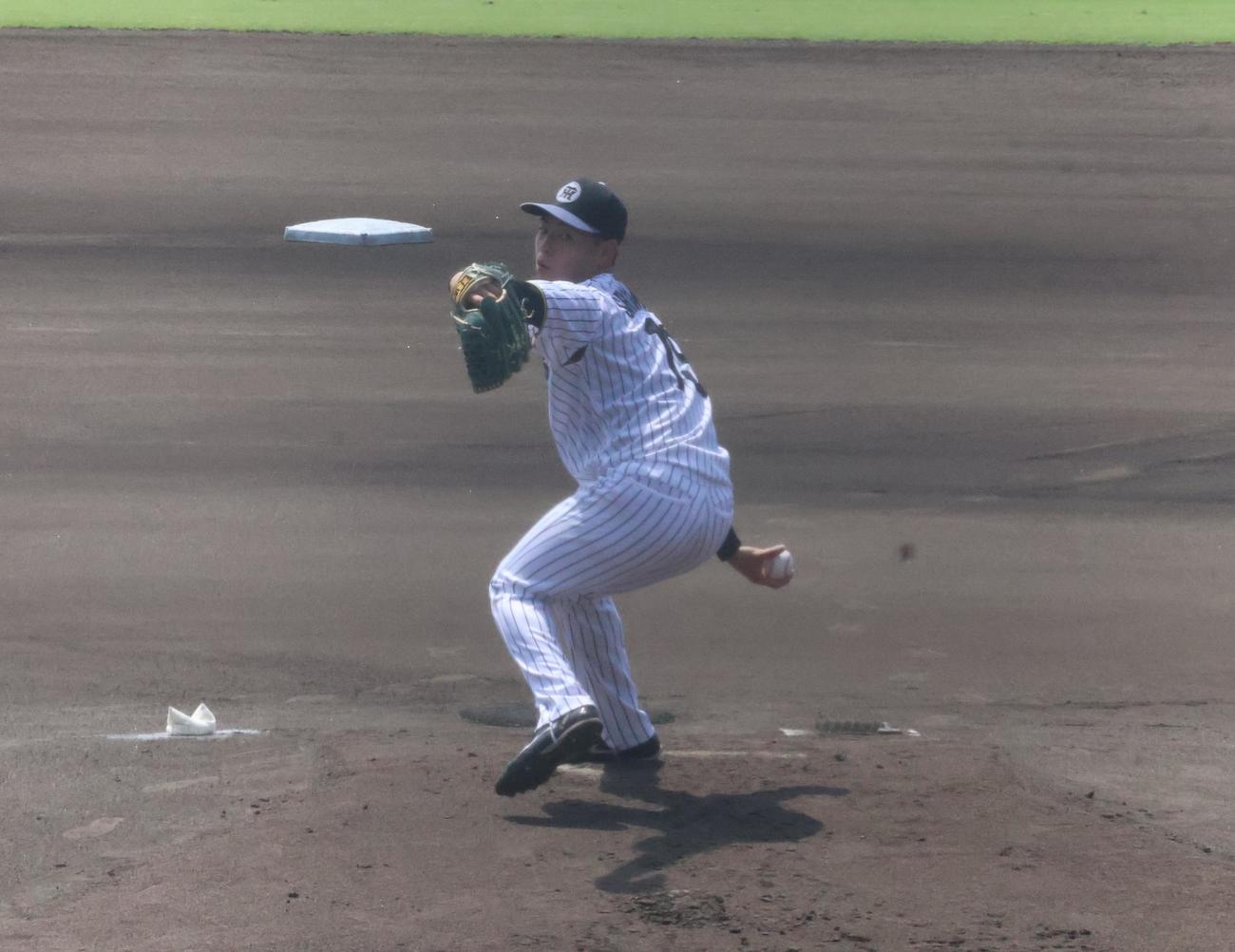 2軍残留練習でシート打撃に登板した阪神下村（撮影・塚本光）