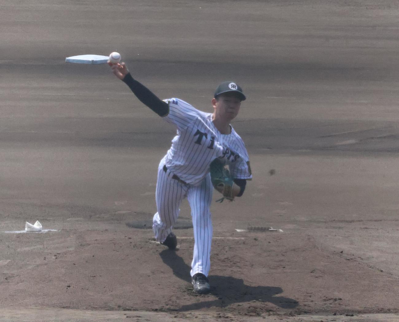 2軍残留練習でシート打撃に登板した阪神下村（撮影・塚本光）