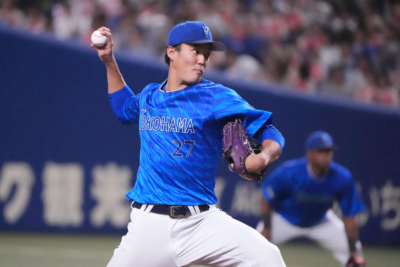 中日対DeNA　力投するDeNA先発の藤浪（撮影・森本幸一）
