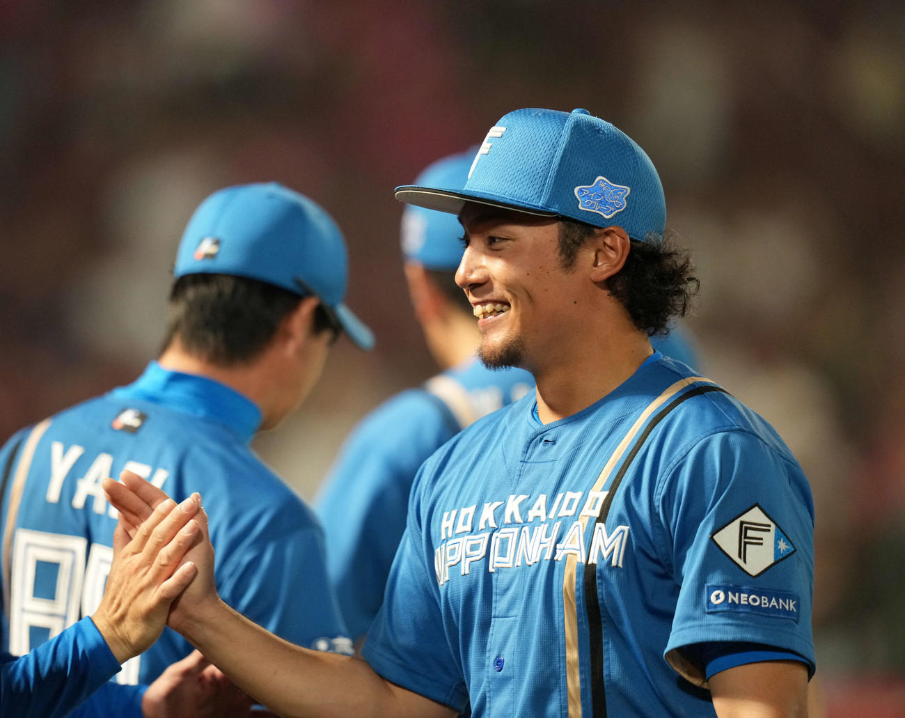楽天対日本ハム　勝利に笑顔の日本ハム伊藤（撮影・井上学）