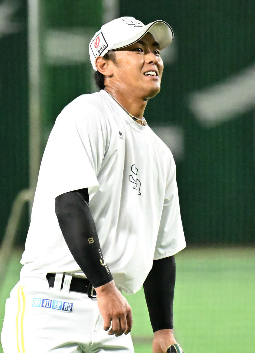ソフトバンク対西武　1軍に合流した今宮（撮影・林敢治）