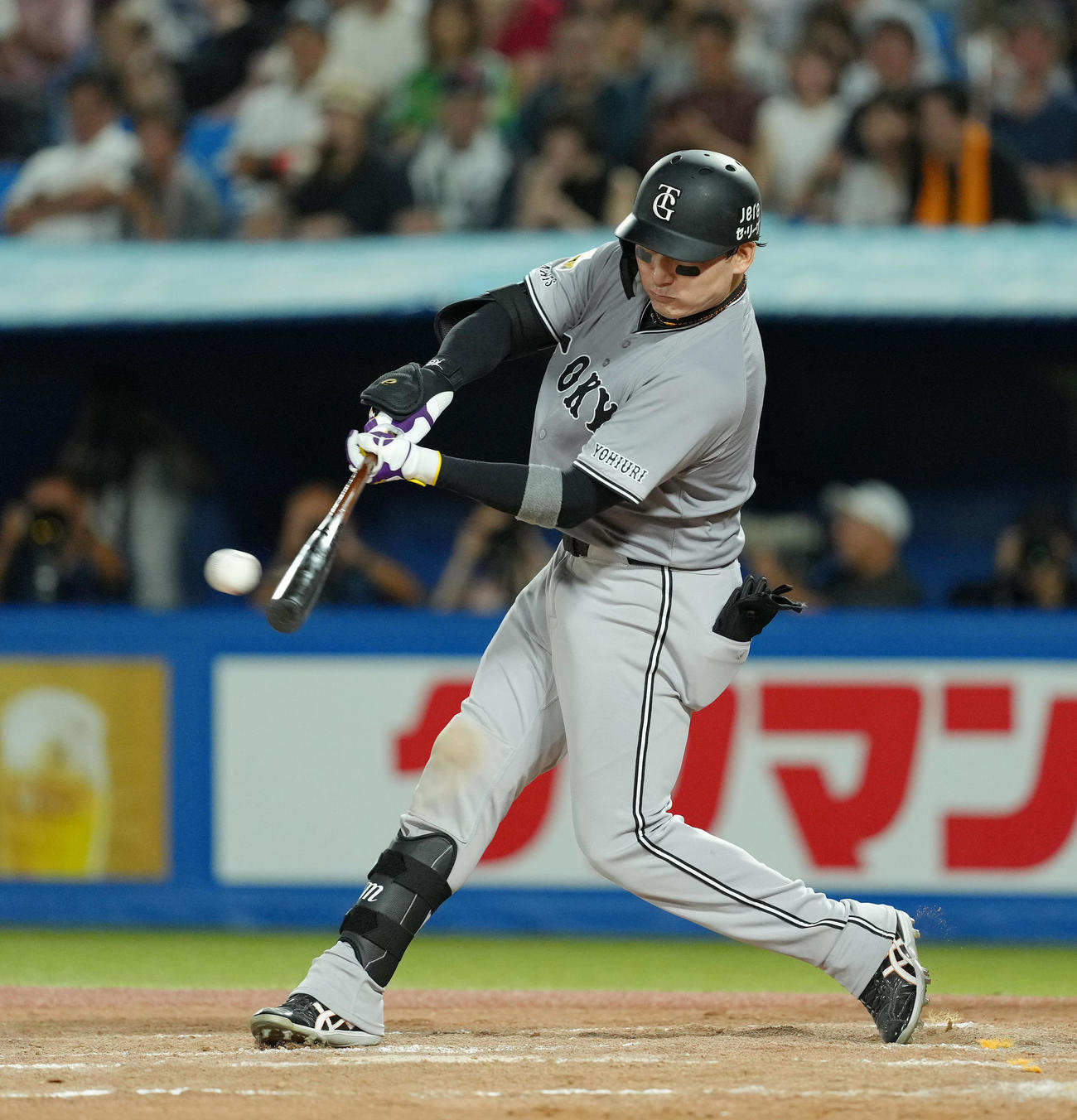 ヤクルト対巨人　7回表巨人1死三塁、右適時三塁打を放ち、サイクル安打を達成させる丸（撮影・菅敏）