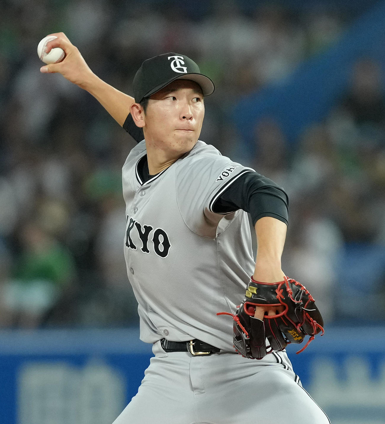 ヤクルト対巨人　巨人先発の戸郷（撮影・菅敏）