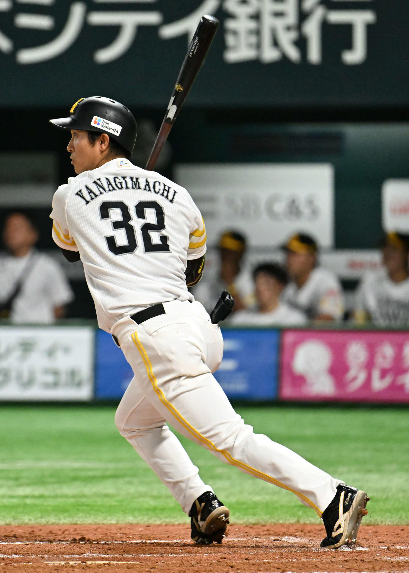 ソフトバンク対西武　2回裏ソフトバンク2死一、二塁、柳町は適時打を放つ（撮影・林敢治）
