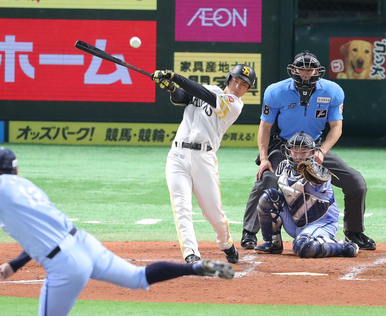 ソフトバンク対西武　2回裏ソフトバンク2死一、二塁、柳町は中前に同点となる適時打を放つ（撮影・梅根麻紀）