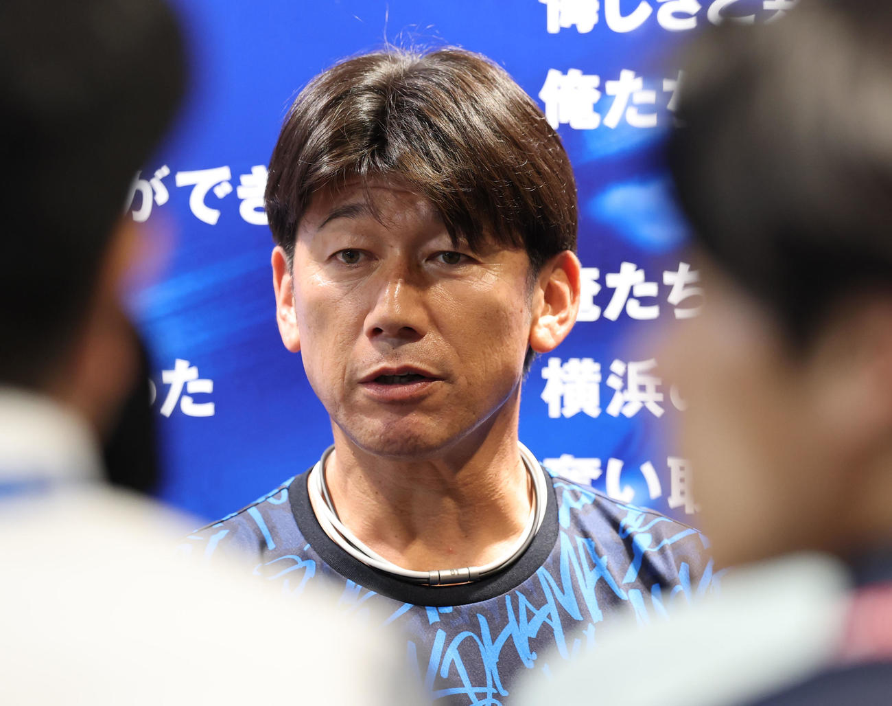 DeNA対広島　取材対応するDeNA三浦監督＝（撮影・野上伸悟）