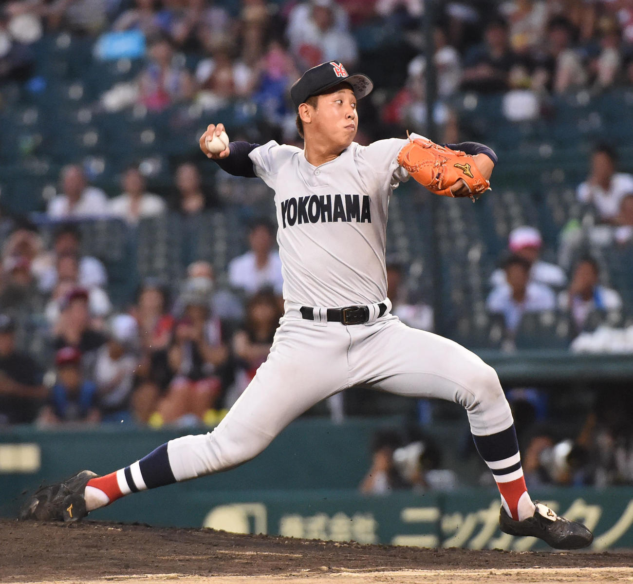 横浜の藤平尚真（16年8月14日撮影）