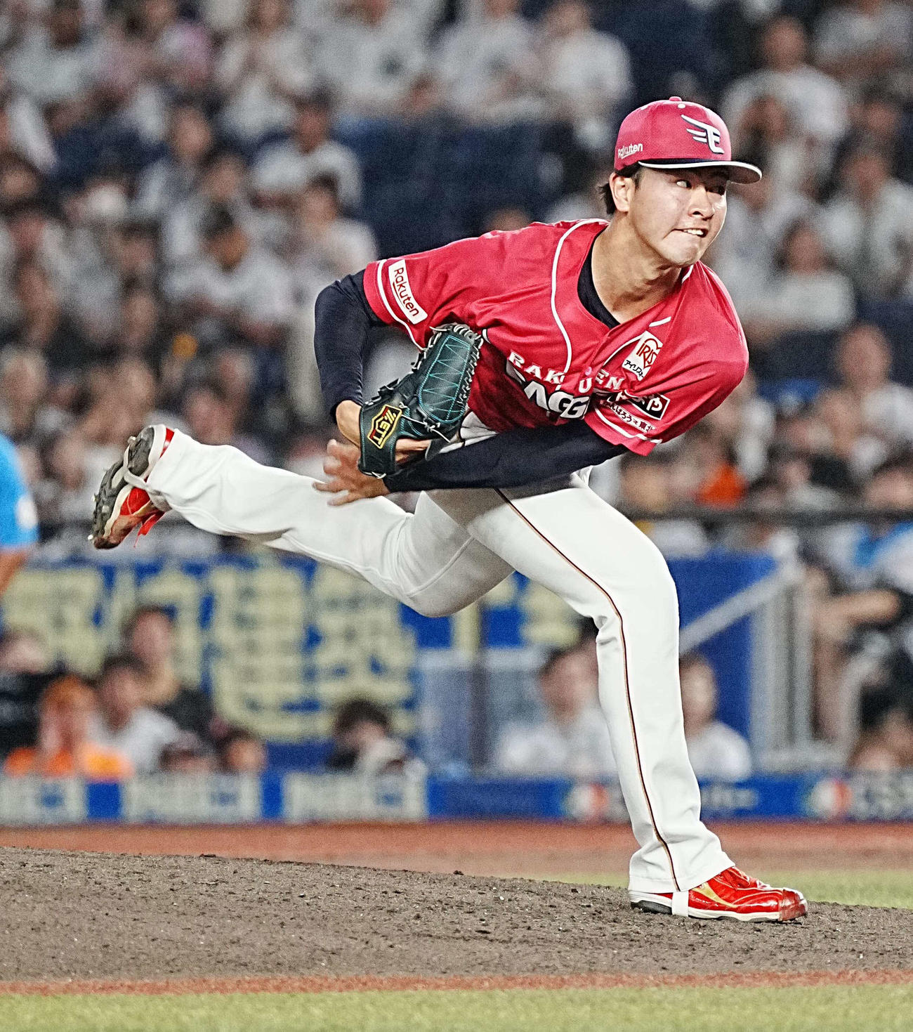 ロッテ対楽天　楽天先発の古謝（撮影・小沢裕）