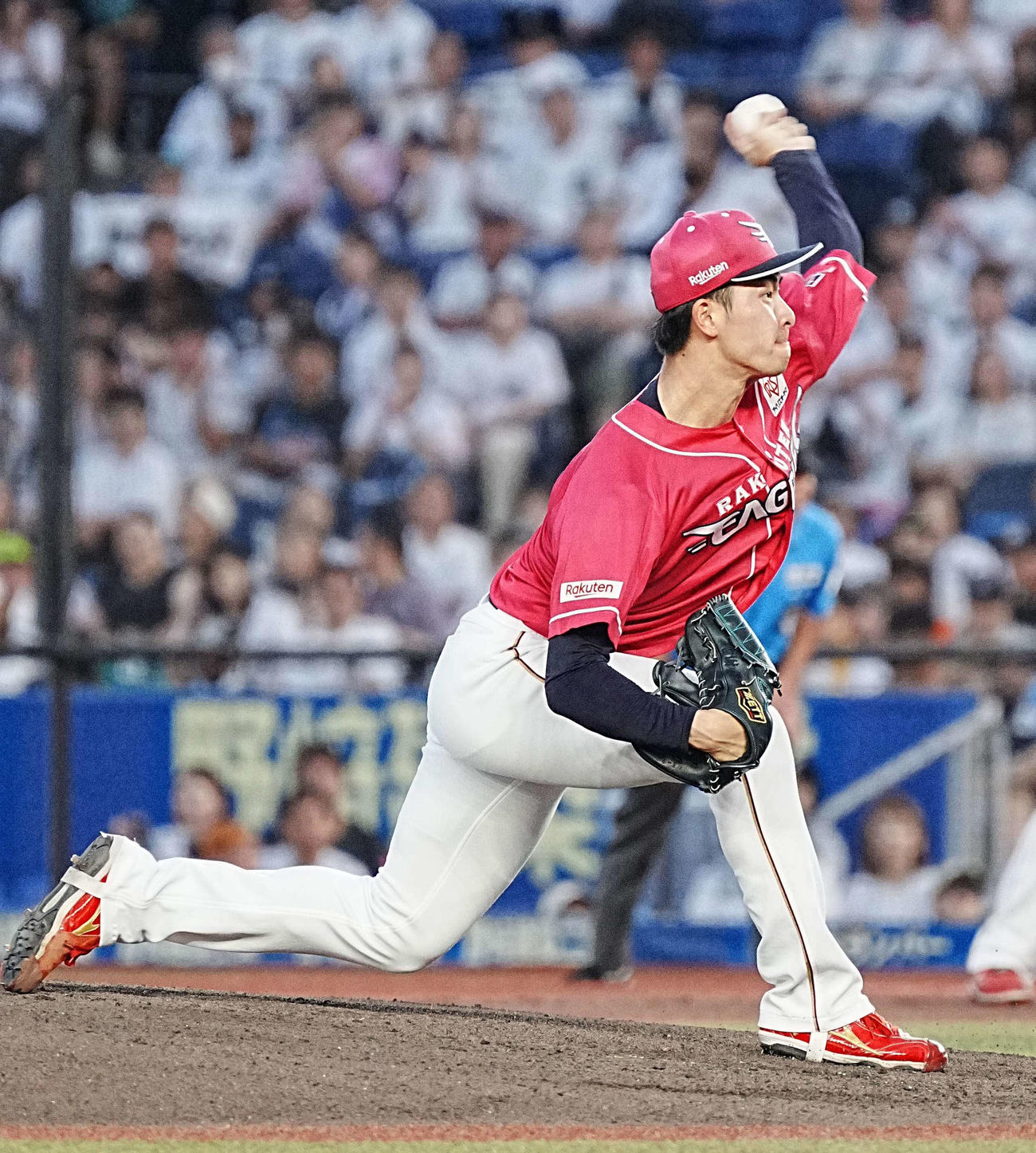 ロッテ対楽天　楽天先発の古謝（撮影・小沢裕）