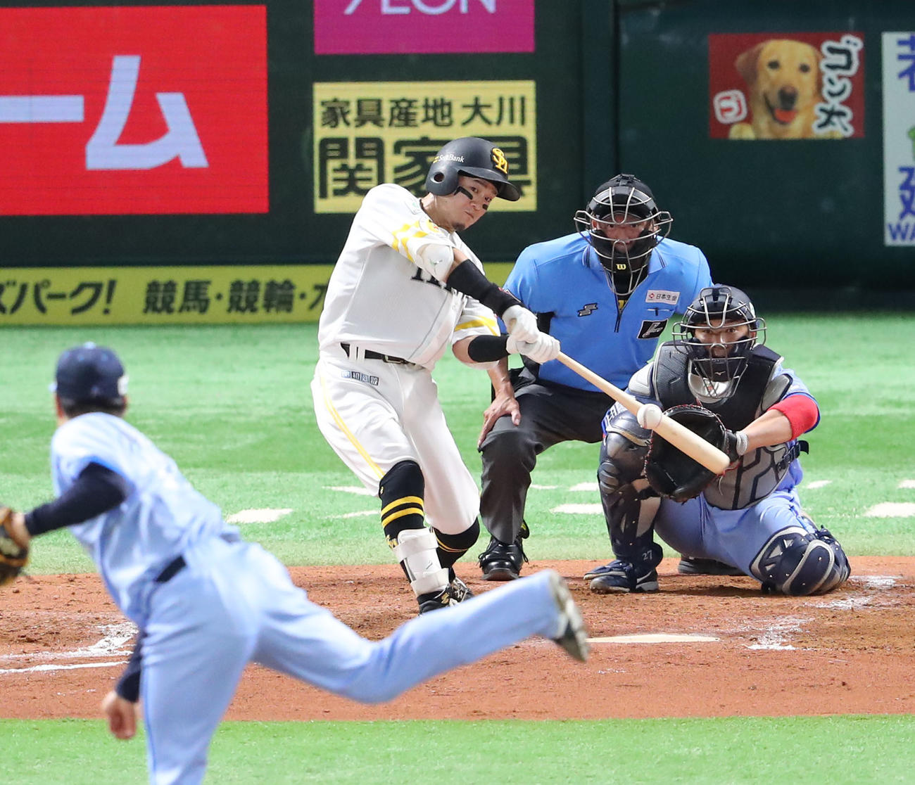 ソフトバンク対西武　4回裏ソフトバンク2死、牧原大は右越えに同点本塁打を放つ（撮影・梅根麻紀）