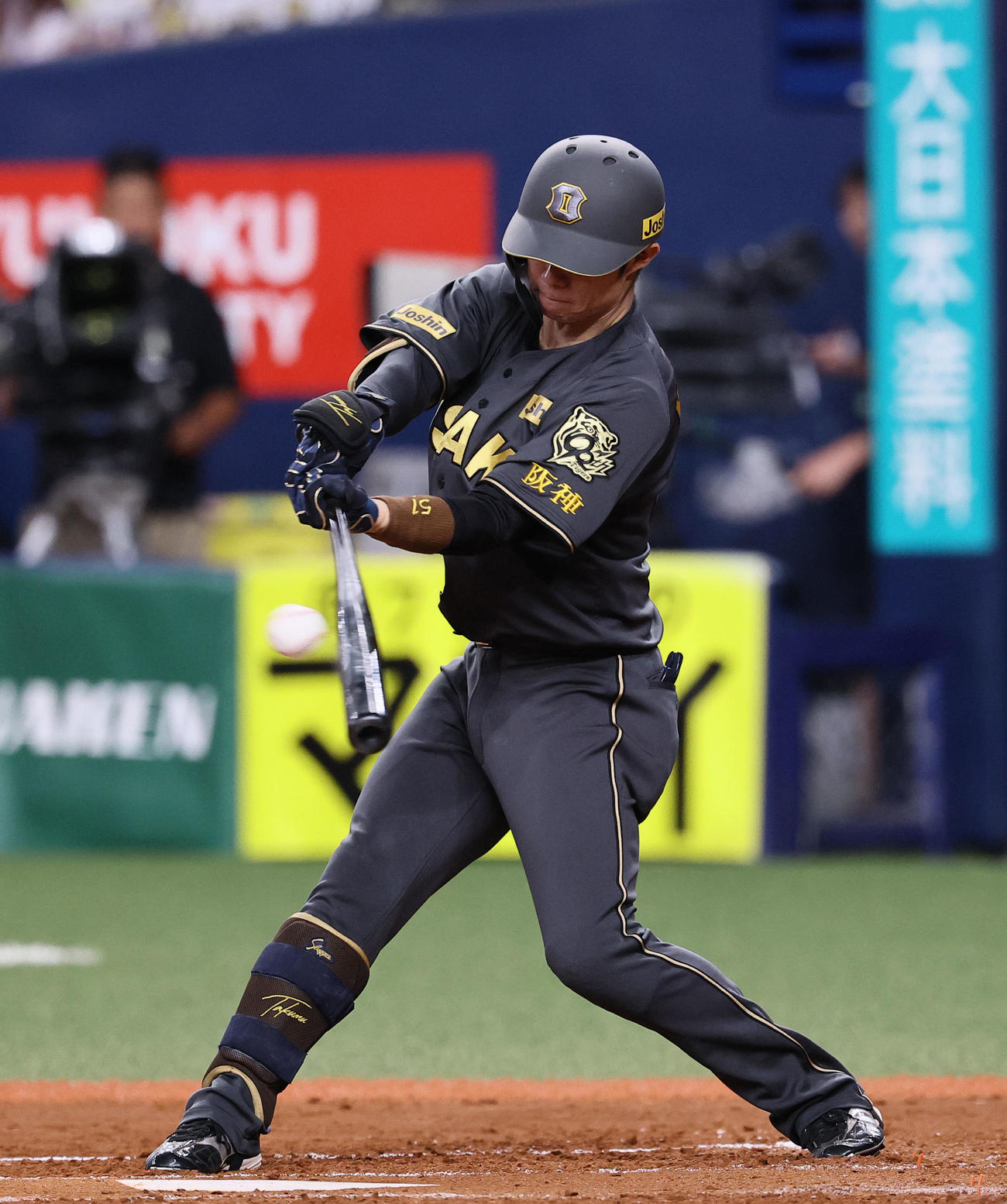 阪神対中日　3回裏阪神2死三塁、中野は左前適時打を放つ（撮影・藤尾明華）