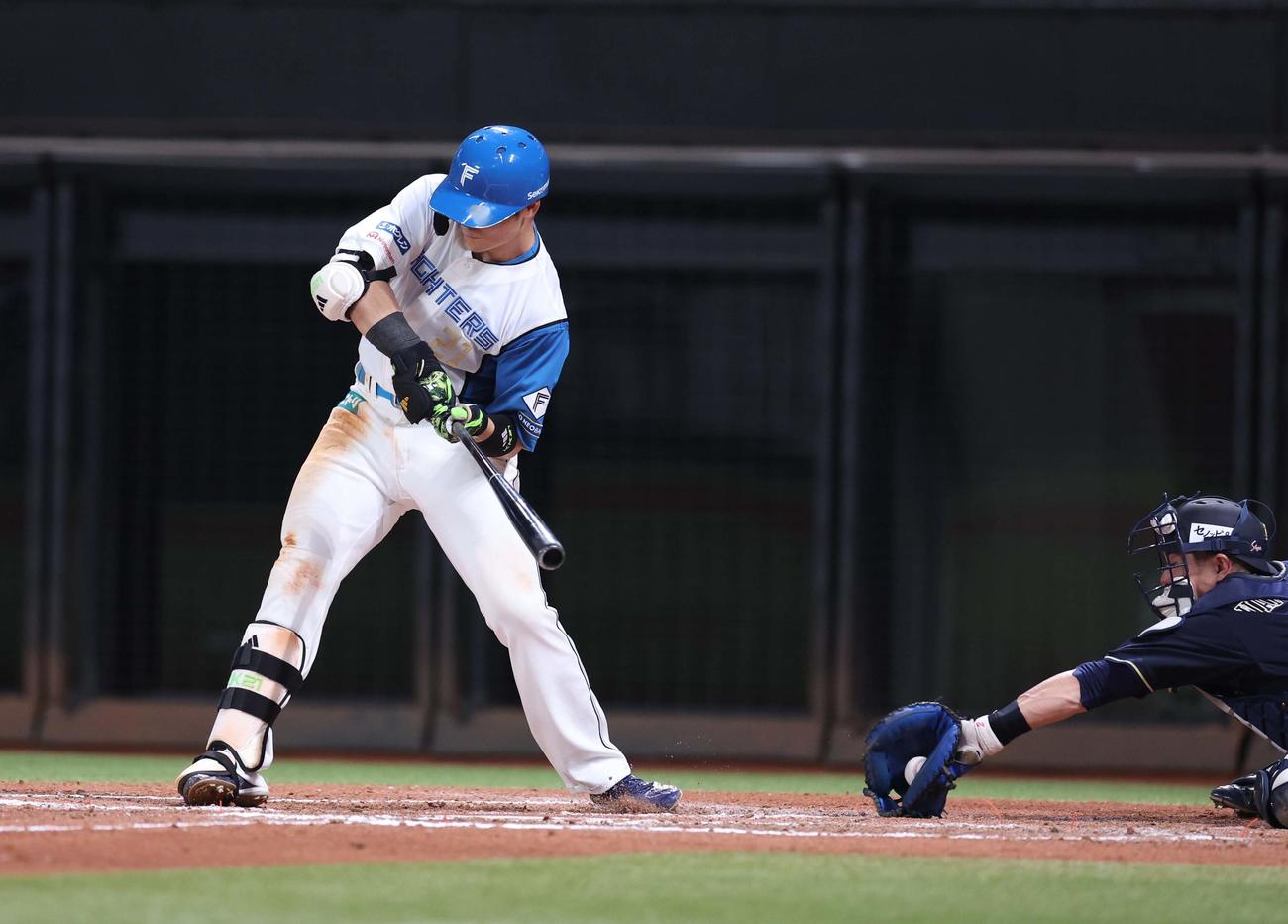 日本ハム対オリックス　6回裏日本ハム2死満塁、押し出し四球を選ぶ清宮幸（撮影・黒川智章）