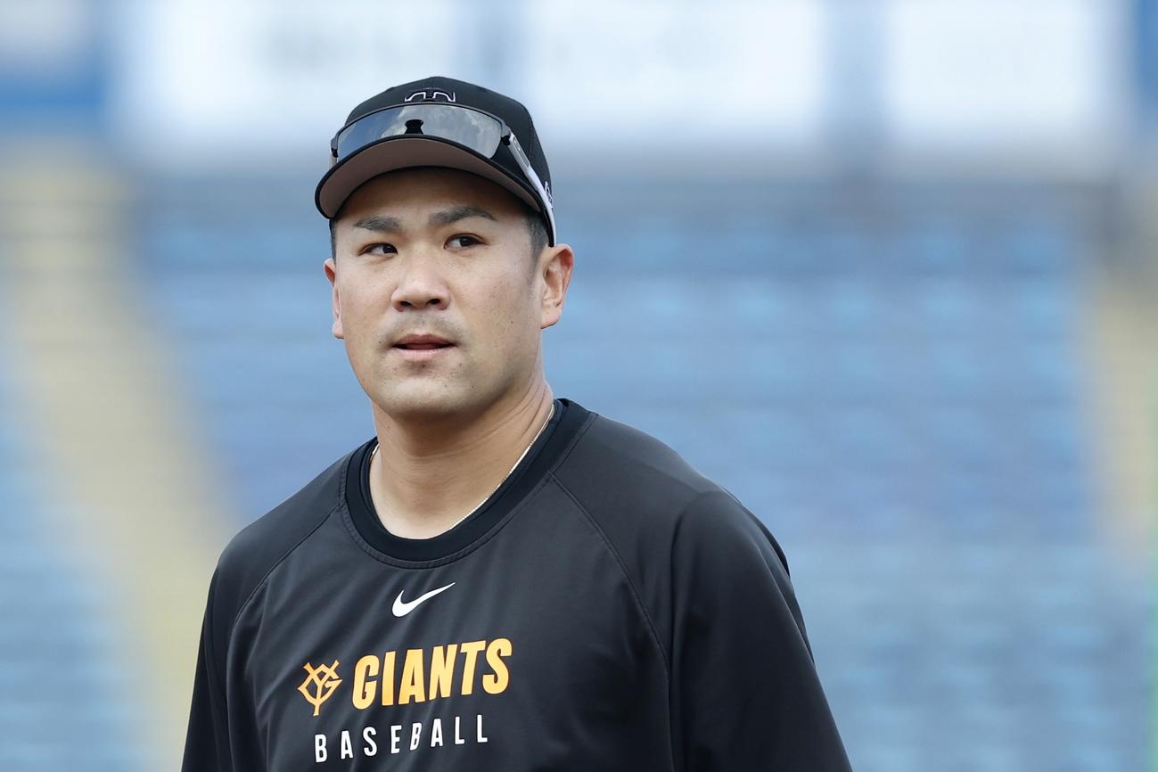 ヤクルト対巨人　試合前、練習に臨む巨人田中将（撮影・河田真司）