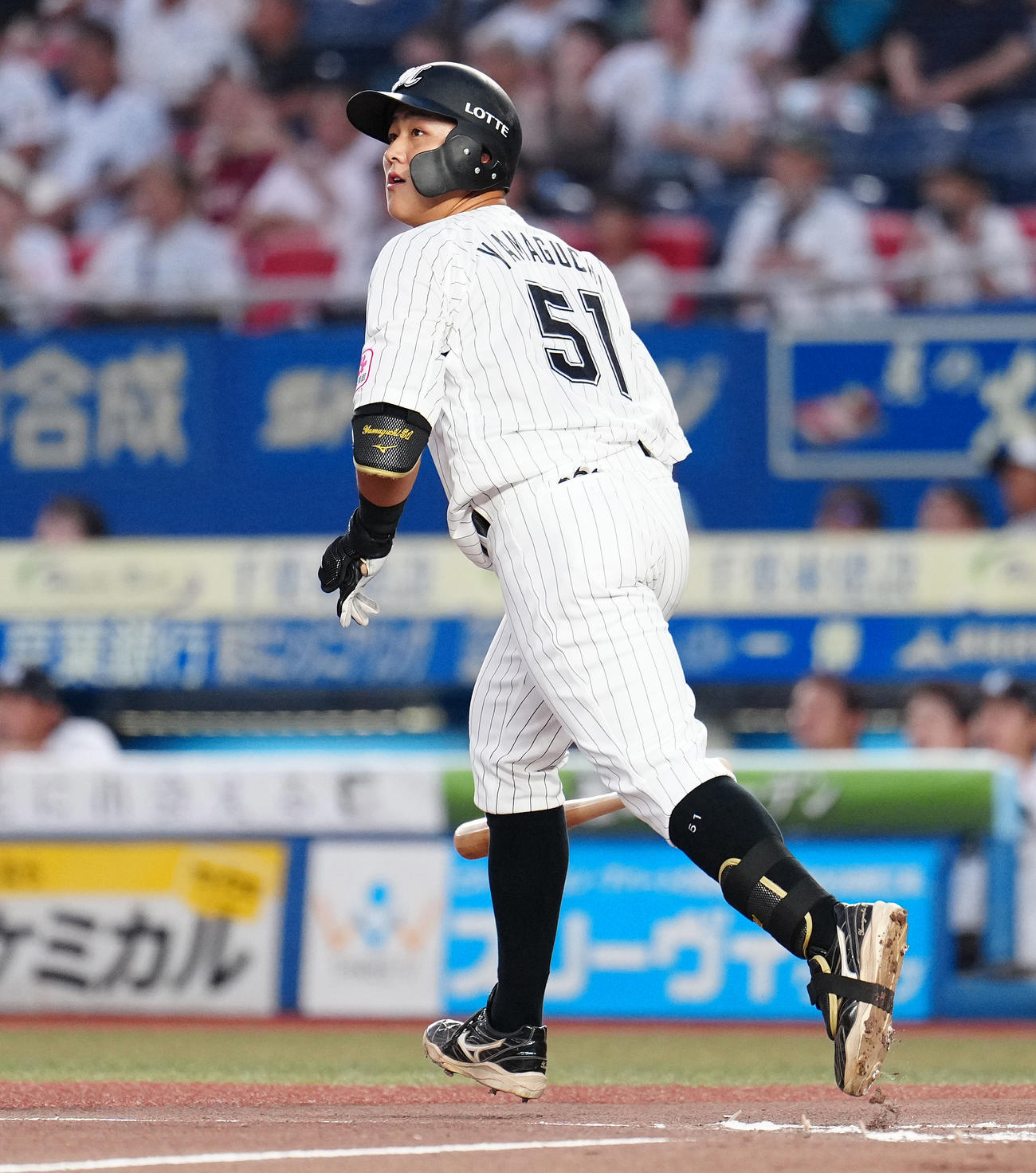 ロッテ対楽天　1回裏ロッテ2死三塁、先制の左越え2点本塁打を放つ山口（撮影・鈴木みどり）