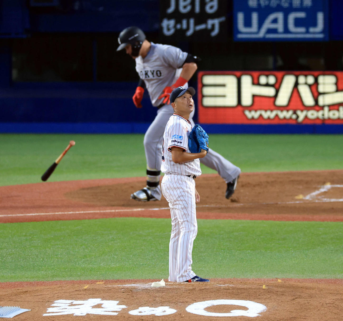 ヤクルト対巨人　2回表巨人無死二塁、リチャードに2点本塁打を許した石川（撮影・浅見桂子）