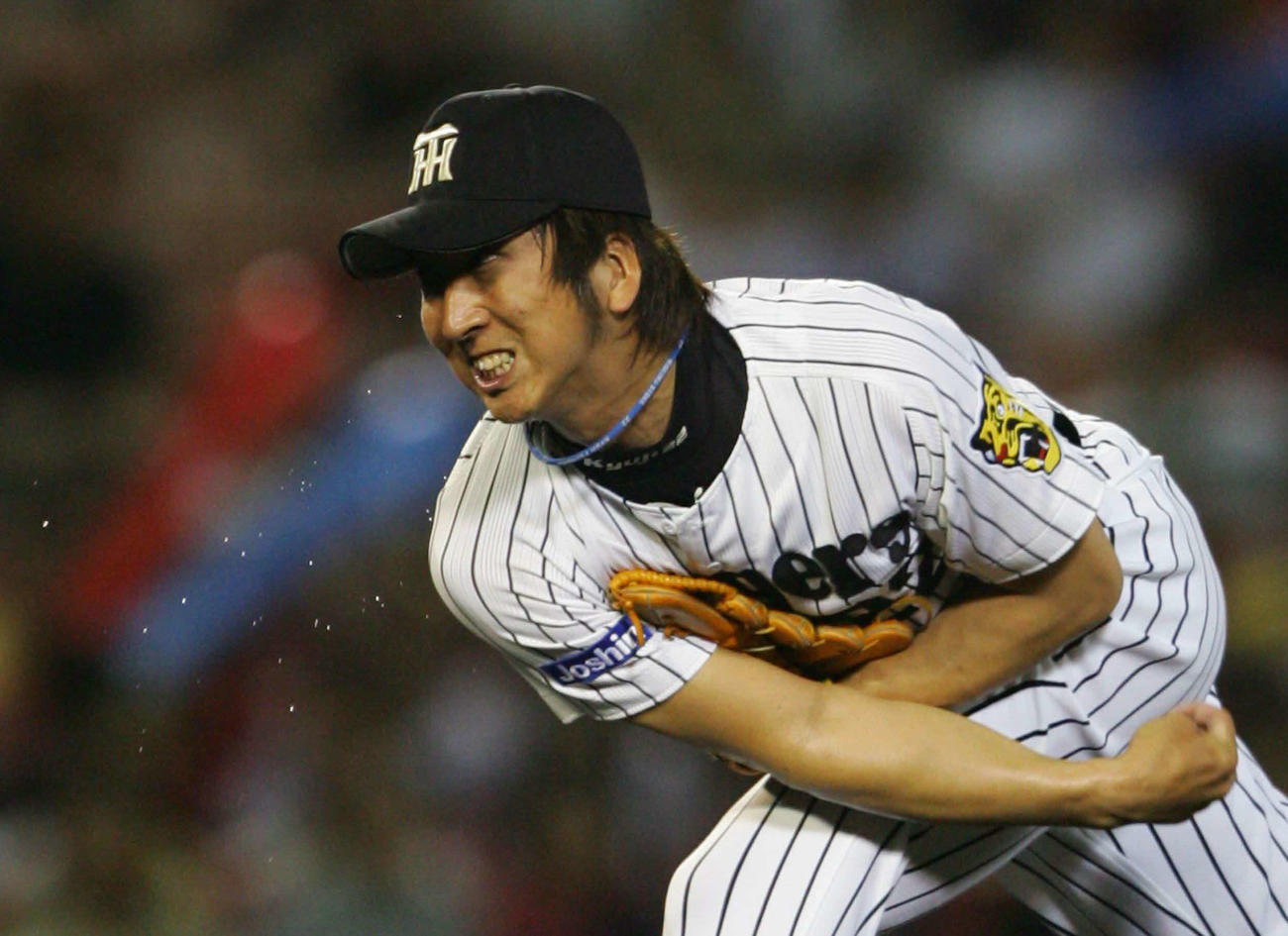 06年7月、広島戦で連続無失点の球団記録を更新する阪神藤川
