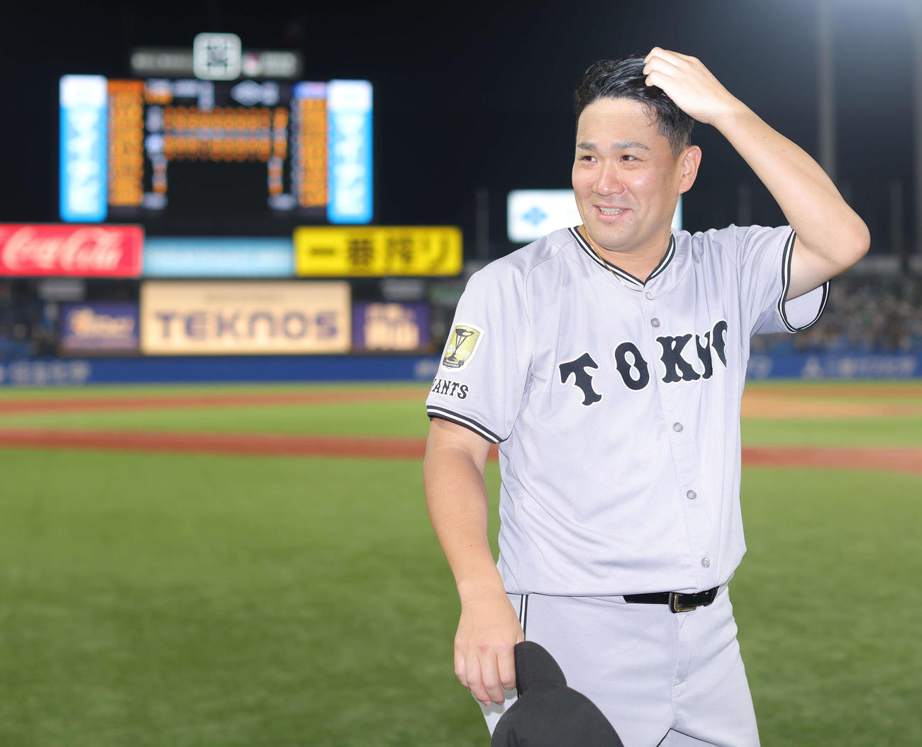 ヤクルト対巨人　勝利インタビューに臨む巨人田中将（撮影・河田真司）