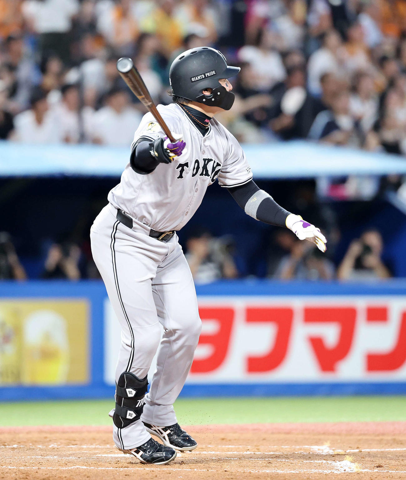 ヤクルト対巨人　2回表巨人2死二塁、丸は左中間2点本塁打を放つ（撮影・鈴木正人）