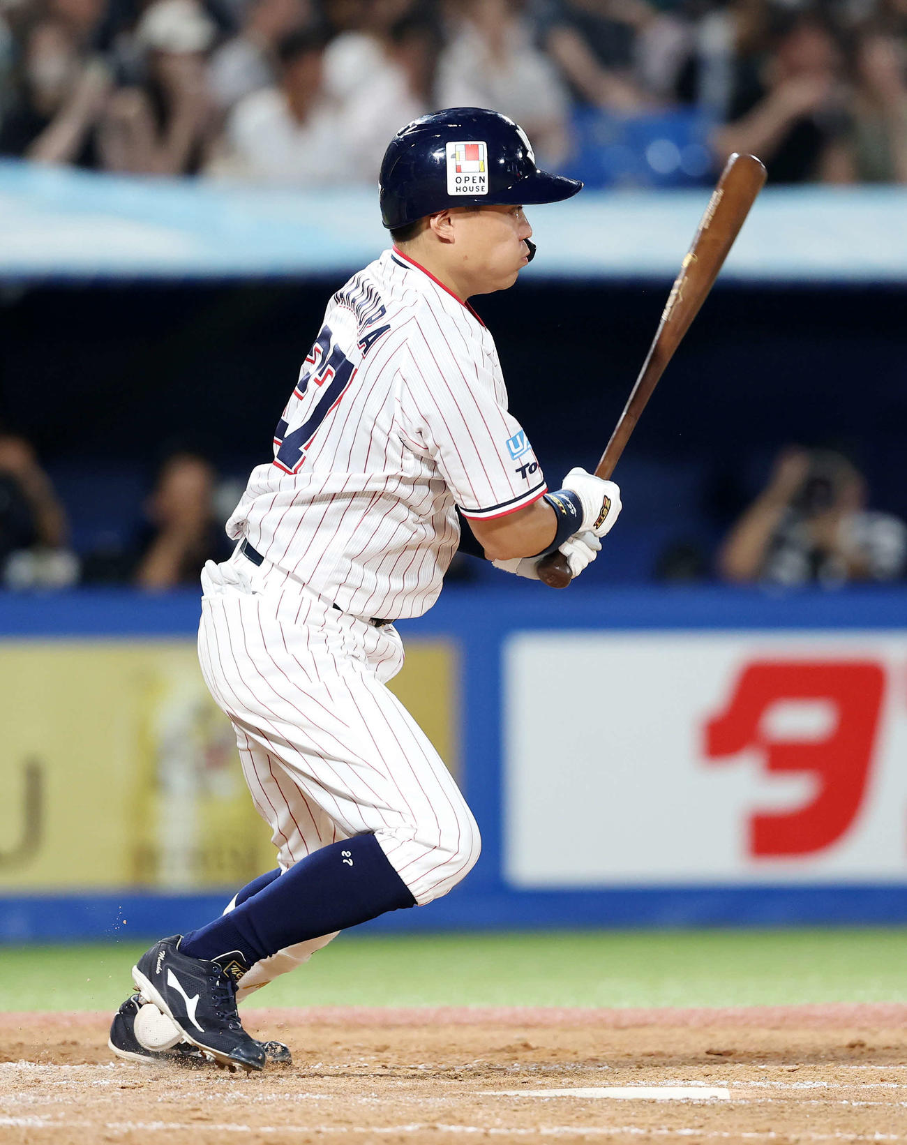 ヤクルト対巨人　3回裏ヤクルト無死、中村悠は左前打を放ち通算1000安打を達成する（撮影・鈴木正人）