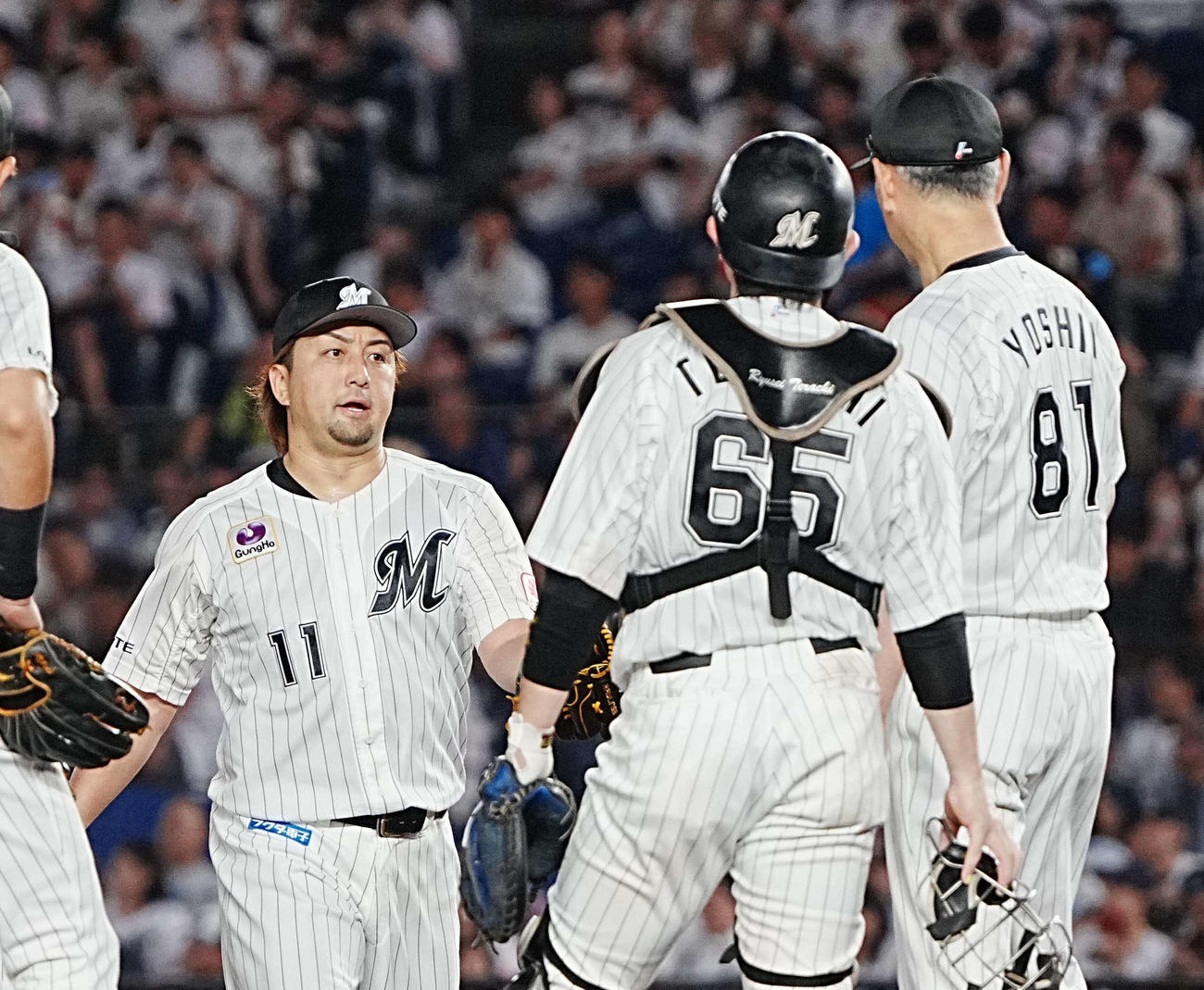 ロッテ対西武　ロッテ2番手で登板した沢村（撮影・小沢裕）