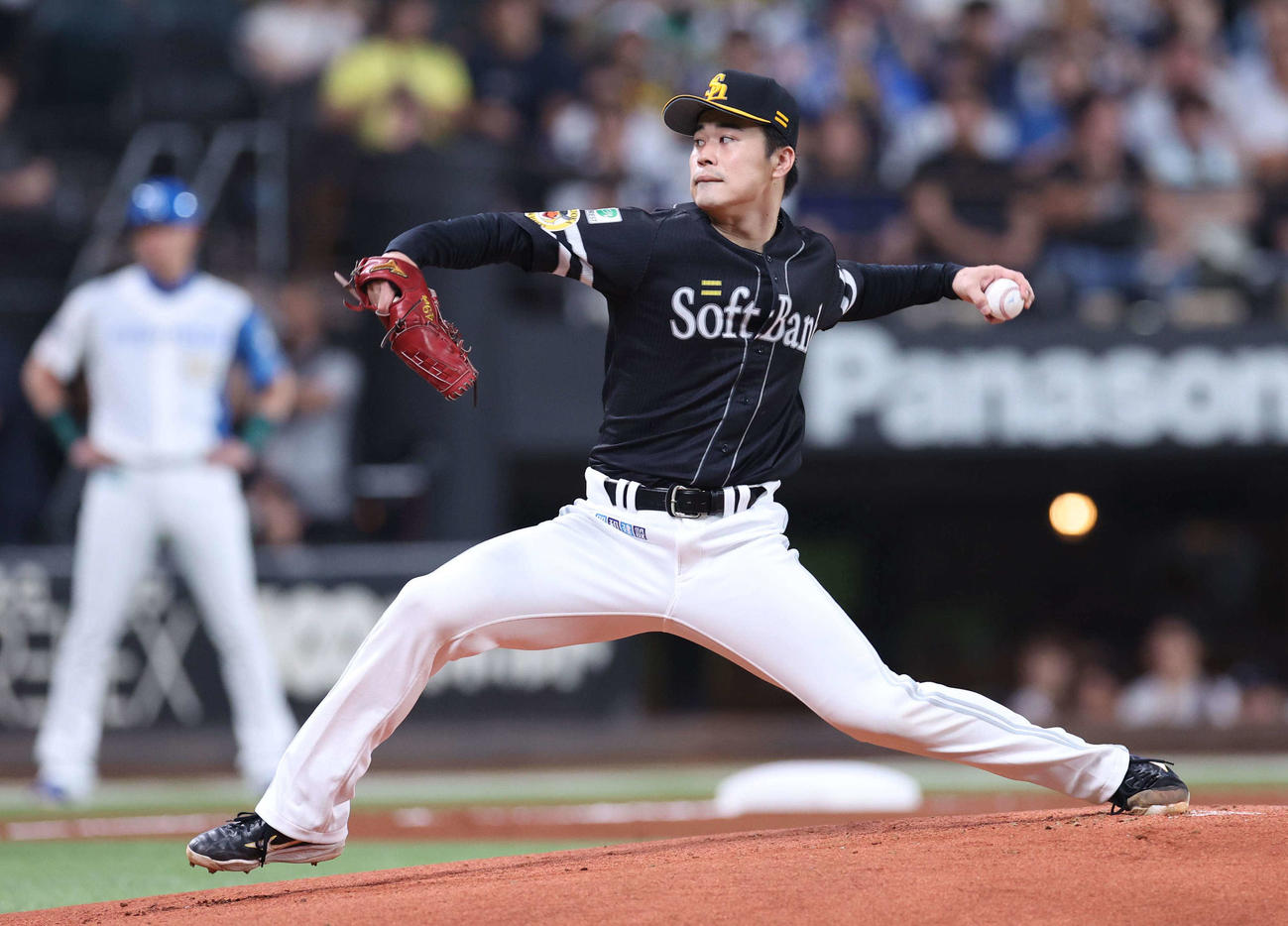 日本ハム対ソフトバンク　ソフトバンク先発の松本晴（撮影・黒川智章）
