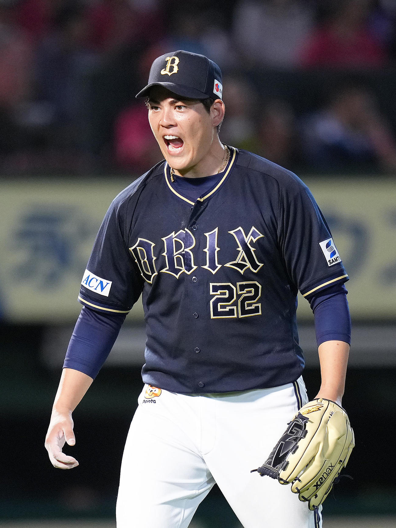 楽天対オリックス　5回裏楽天2死一、三塁、渡辺佳を三飛に仕留め雄たけびを上げる九里（撮影・足立雅史）