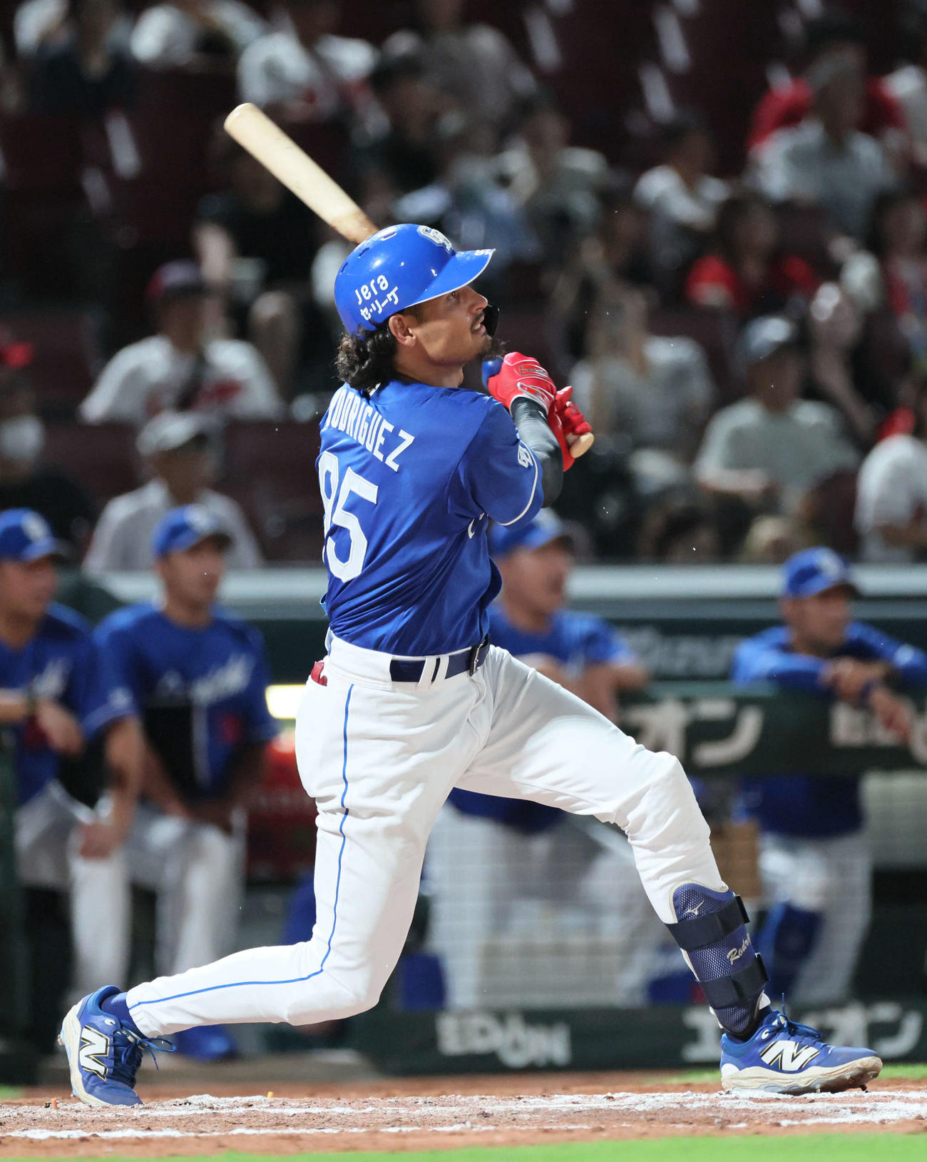 広島対中日　11回表中日1死二、三塁、ロドリゲスは勝ち越しの中前適時打を放つ（撮影・加藤孝規）