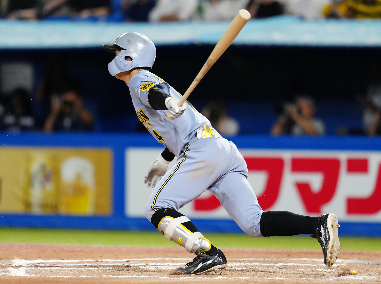 ヤクルト対阪神　10回表阪神1死満塁、中2点適時打を放つ熊谷（撮影・鈴木みどり）