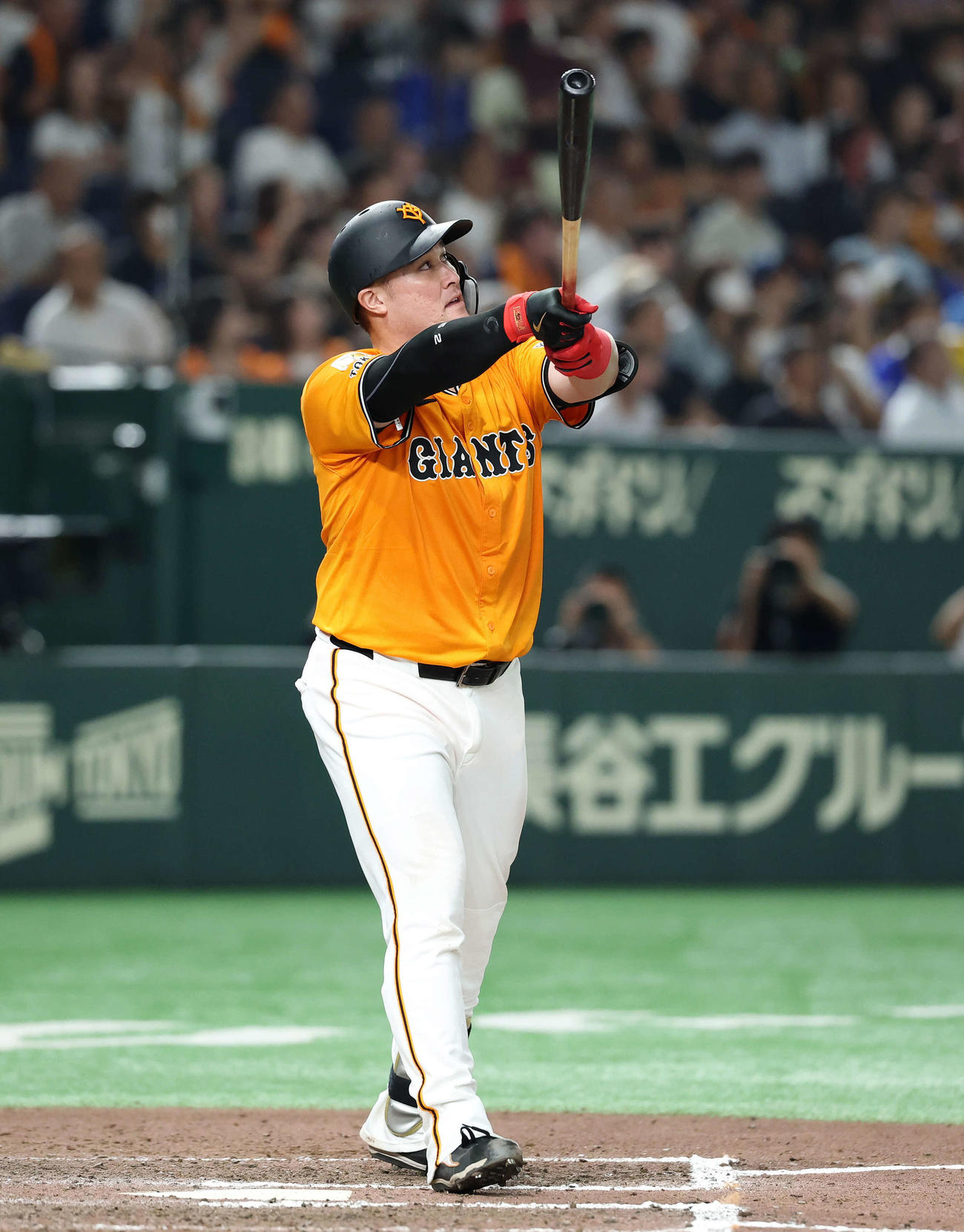 巨人対DeNA 7回裏巨人2死一、二塁、リチャードは右中間3点本塁打を放つ（撮影・鈴木正人）