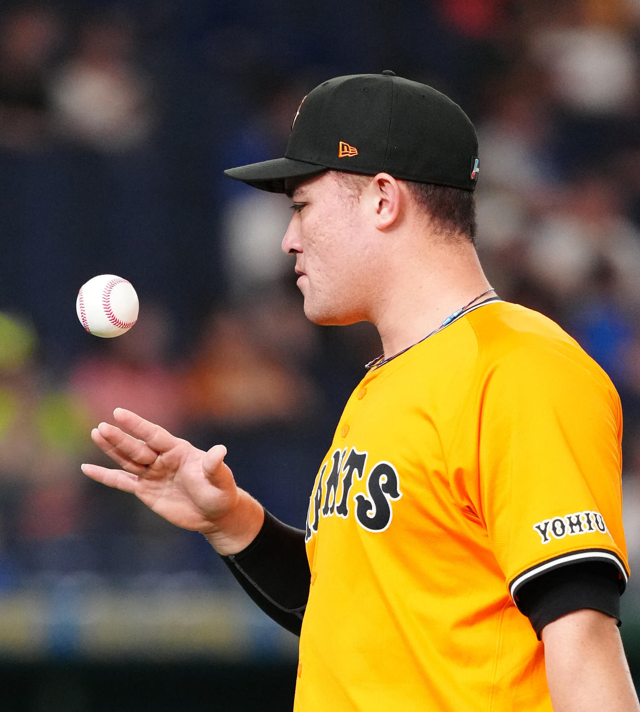 巨人対DeNA　試合前練習に臨む巨人リチャード（撮影・江口和貴）