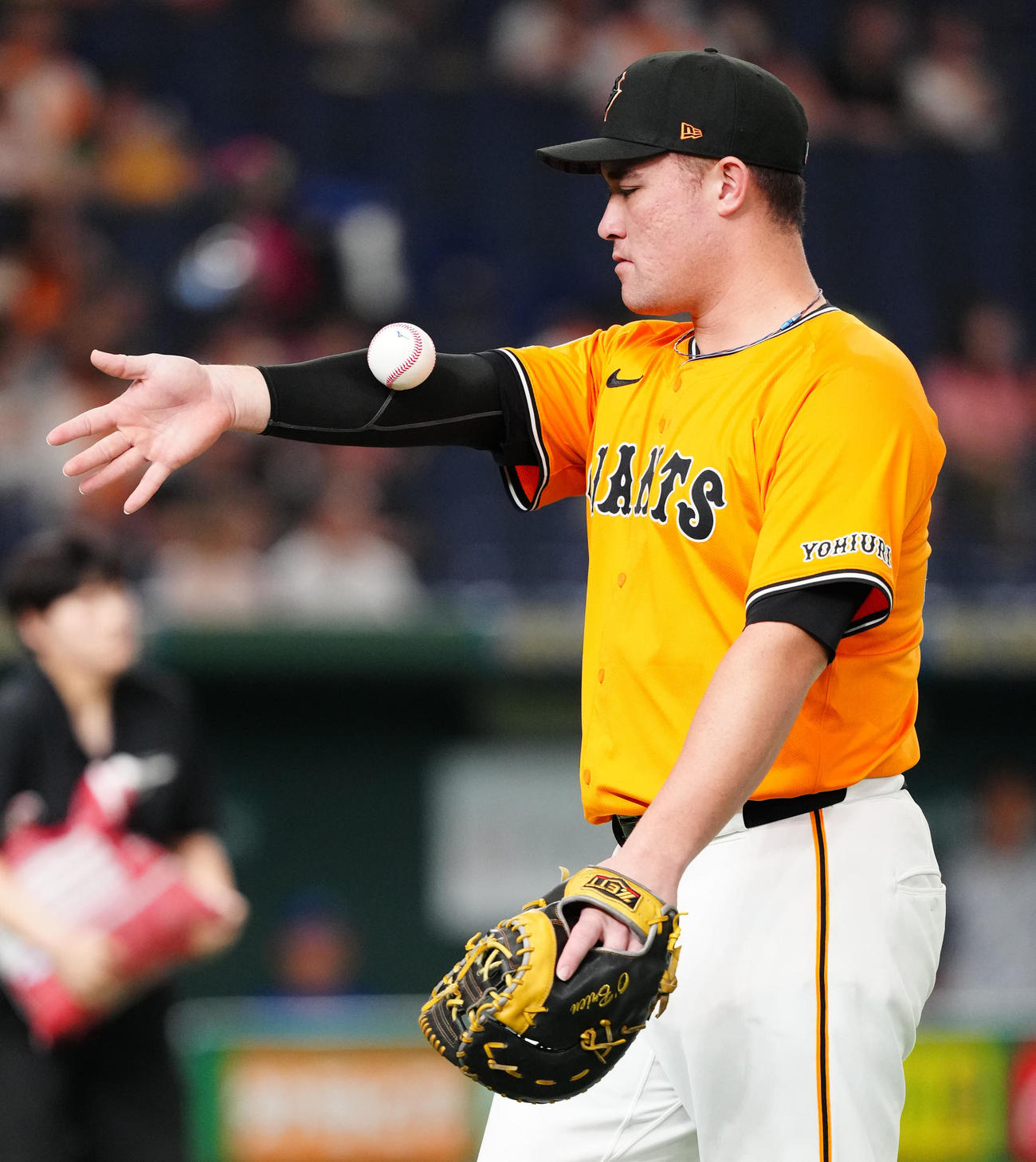 巨人対DeNA　試合前練習に臨む巨人リチャード（撮影・江口和貴）