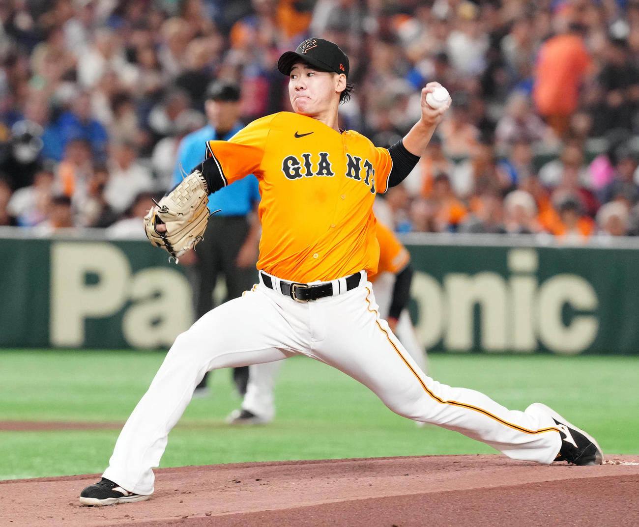 巨人対DeNA　巨人先発の井上（撮影・江口和貴）
