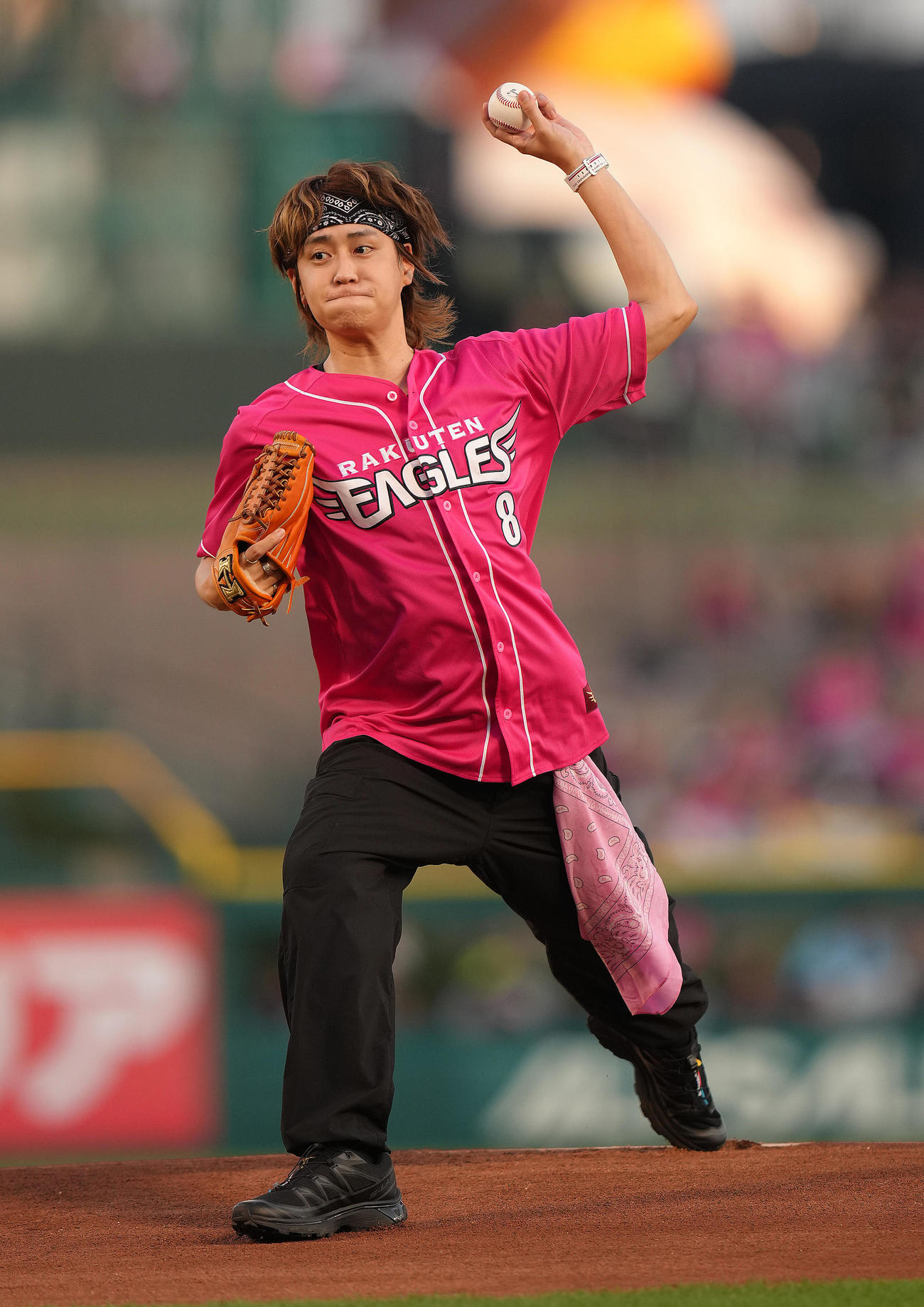 楽天対オリックス　セレモニアルピッチを務めたHey！Say！JUMP八乙女光（撮影・足立雅史）