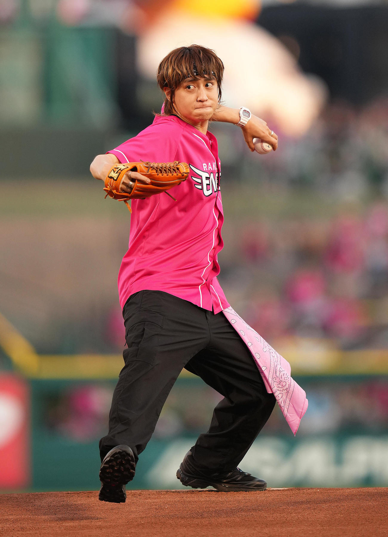 楽天対オリックス　セレモニアルピッチを務めたHey！Say！JUMP八乙女光（撮影・足立雅史）