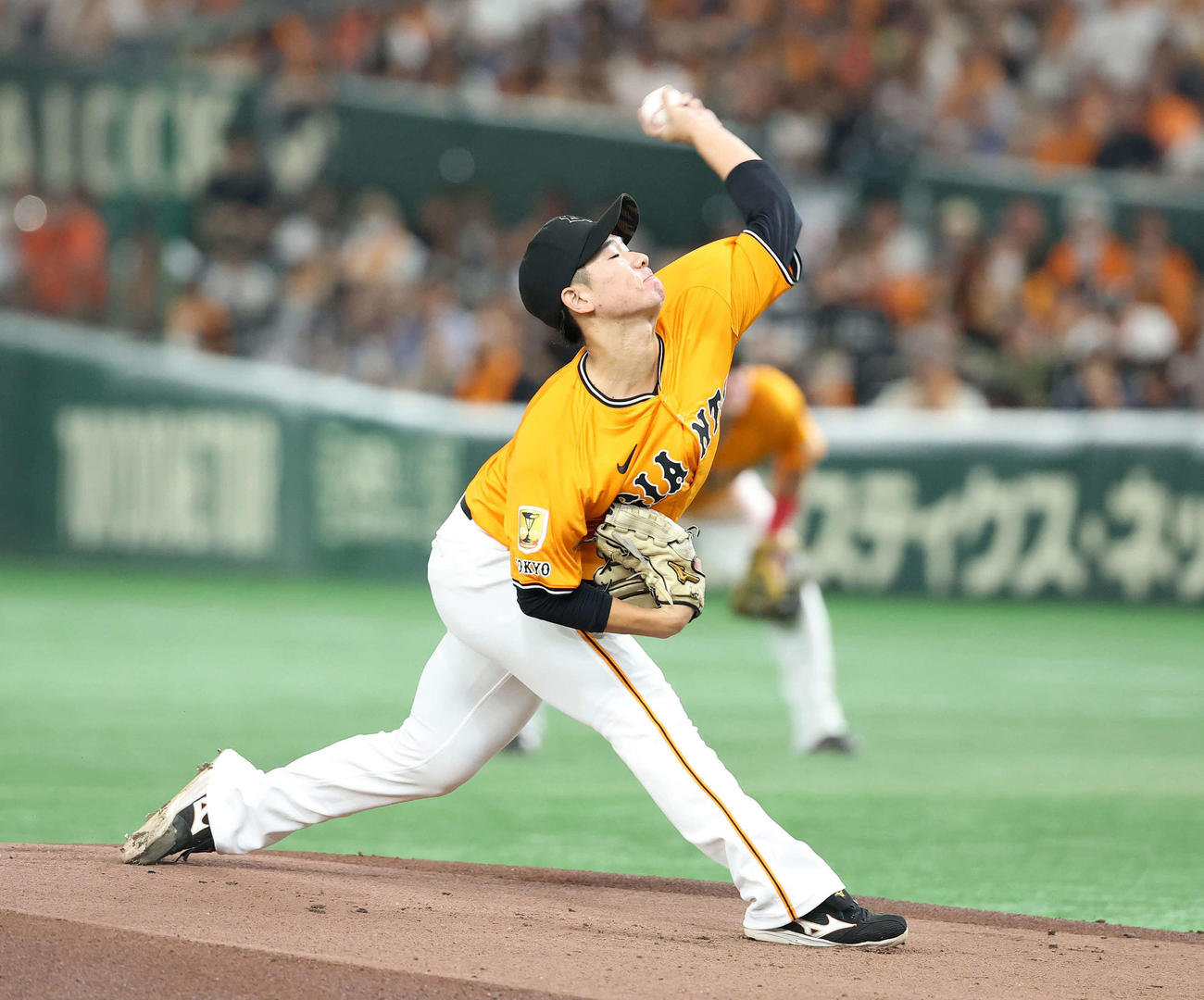 巨人対DeNA　力投する巨人先発の井上（撮影・鈴木正人）