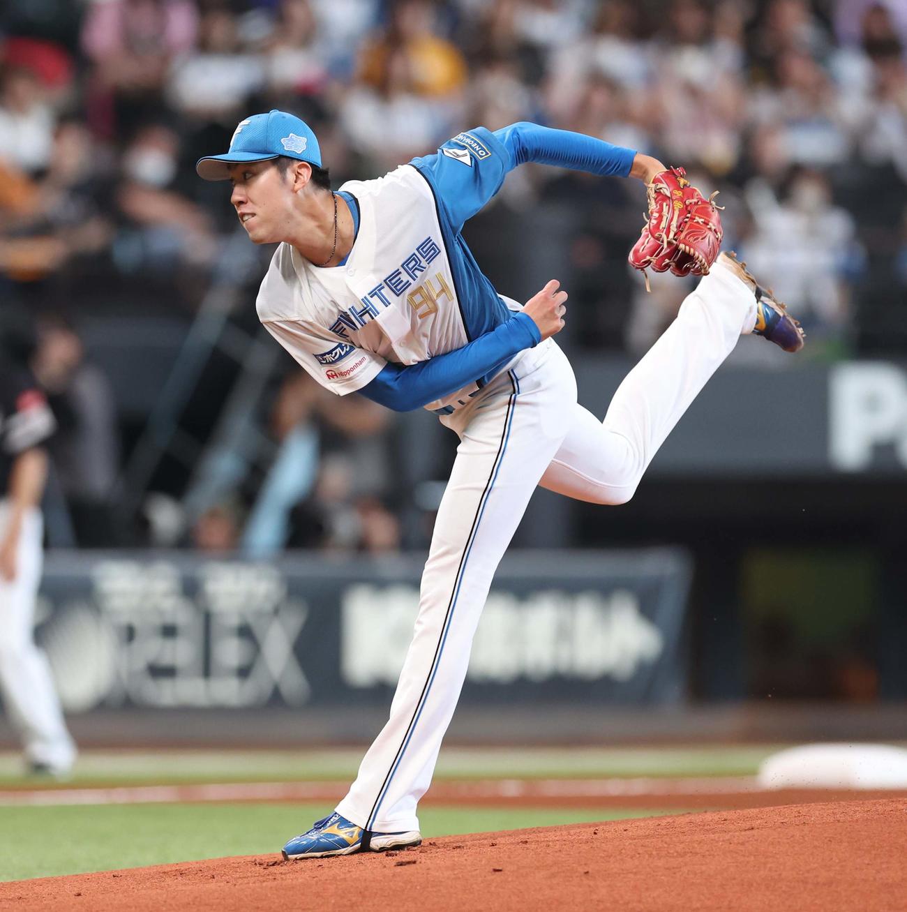 日本ハム対ソフトバンク　日本ハム先発の福島（撮影・黒川智章）