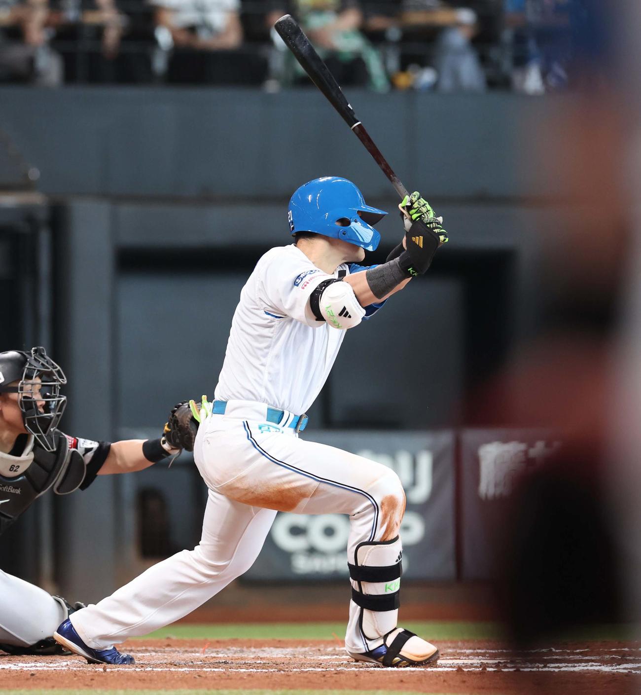 日本ハム対ソフトバンク　6回裏日本ハム2死三塁、左前適時打を放つ清宮幸（撮影・黒川智章）