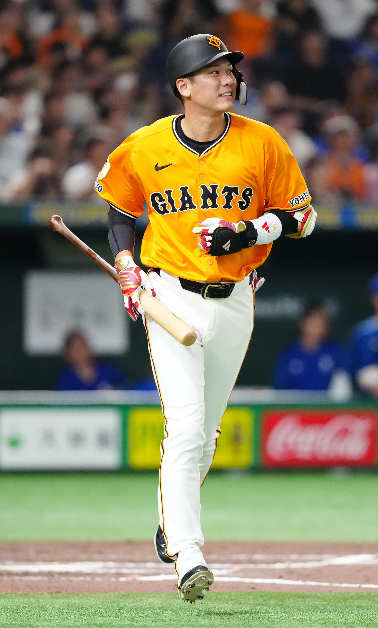 巨人対DeNA 8回裏巨人1死一塁、中飛に倒れる代打坂本（撮影・江口和貴）