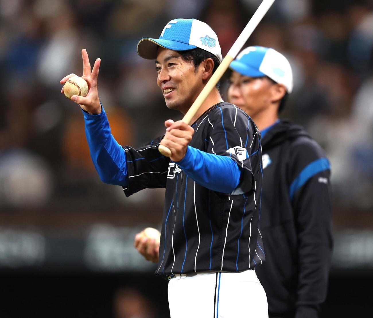 谷内内野守備走塁コーチ＝23年11月
