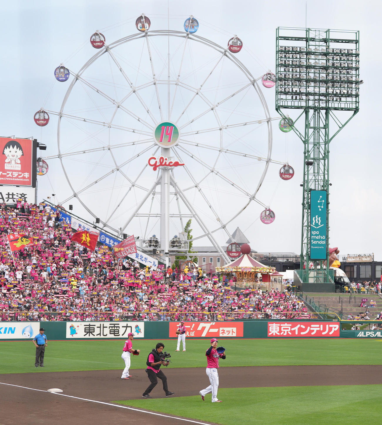 楽天対オリックス　684日ぶりの先発マウンドに上がる楽天則本（撮影・足立雅史）