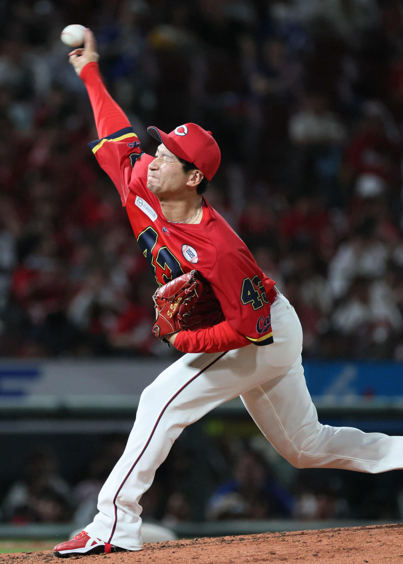 広島対中日　8回表中日、広島5番手の島内（撮影・加藤孝規）