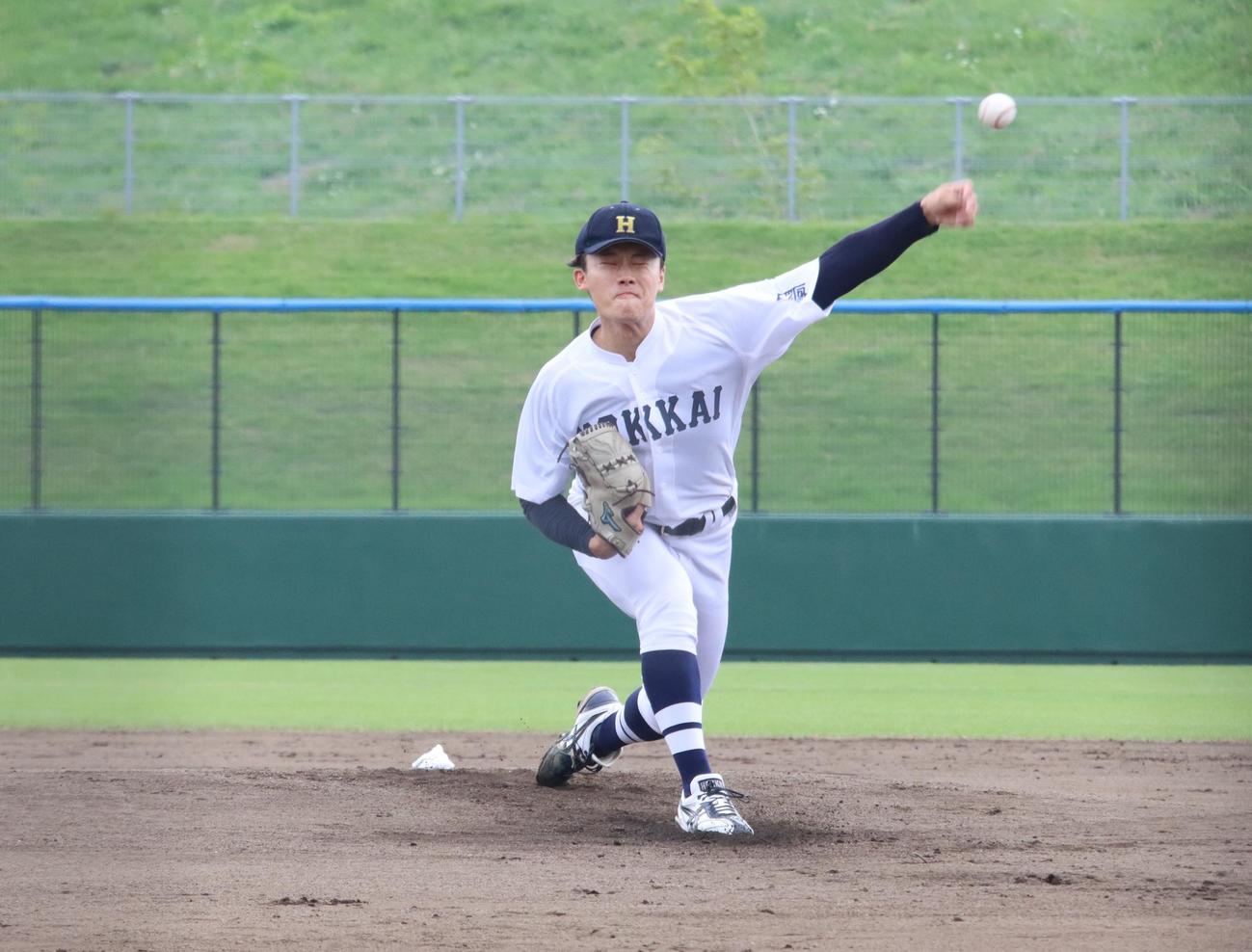 開幕戦で先発した北海学園大の木村（撮影・保坂果那）