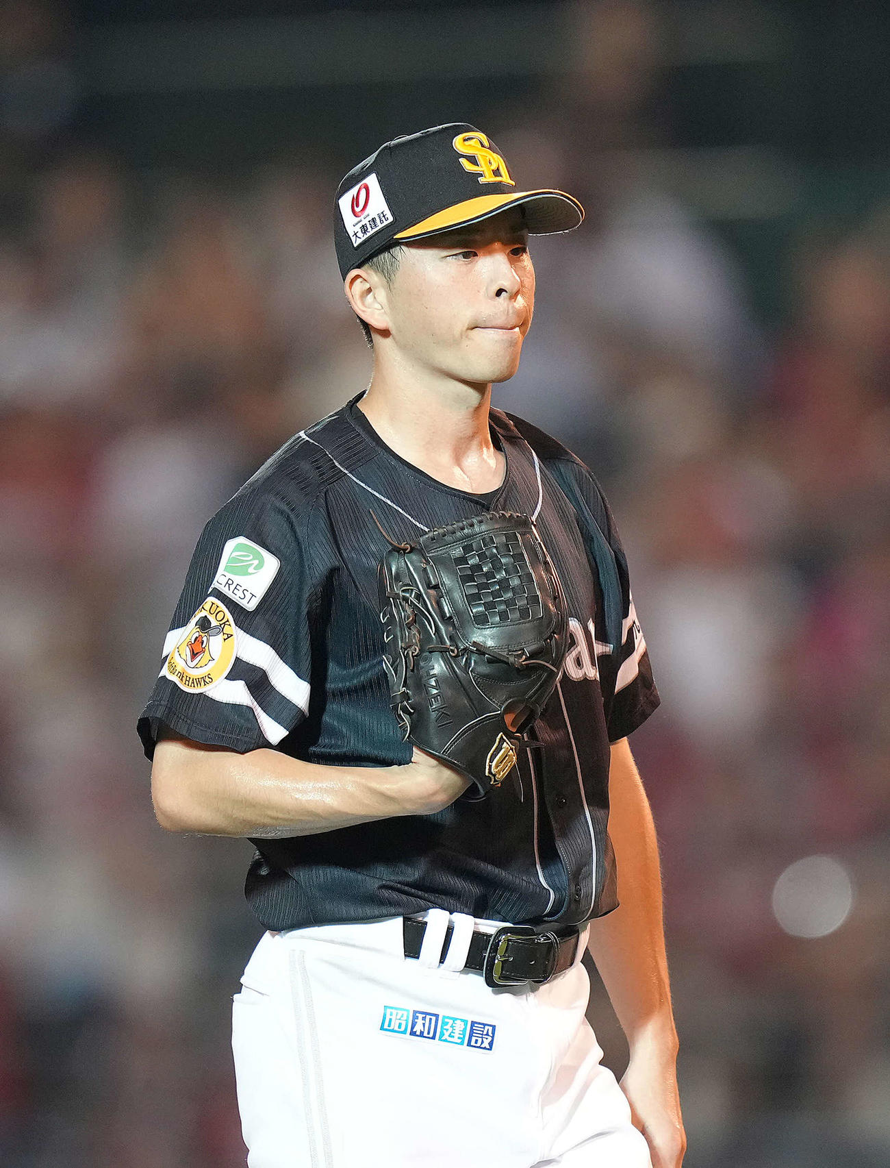 楽天対ソフトバンク　5回6失点でベンチに戻る大関（撮影・足立雅史）