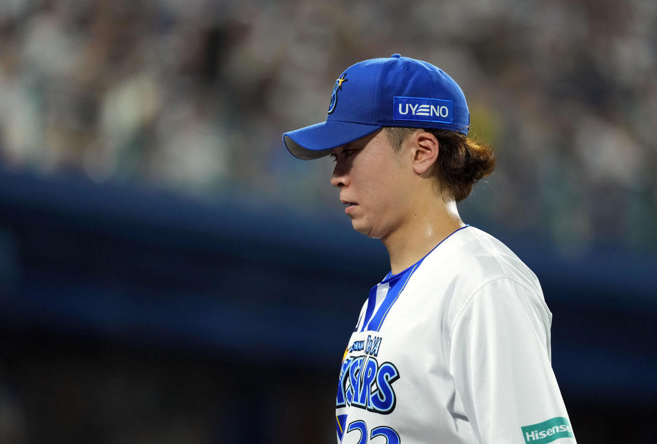 DeNA対阪神　9回表阪神2死一塁、大山悠輔に2点本塁打を浴びた入江（撮影・たえ見朱実）