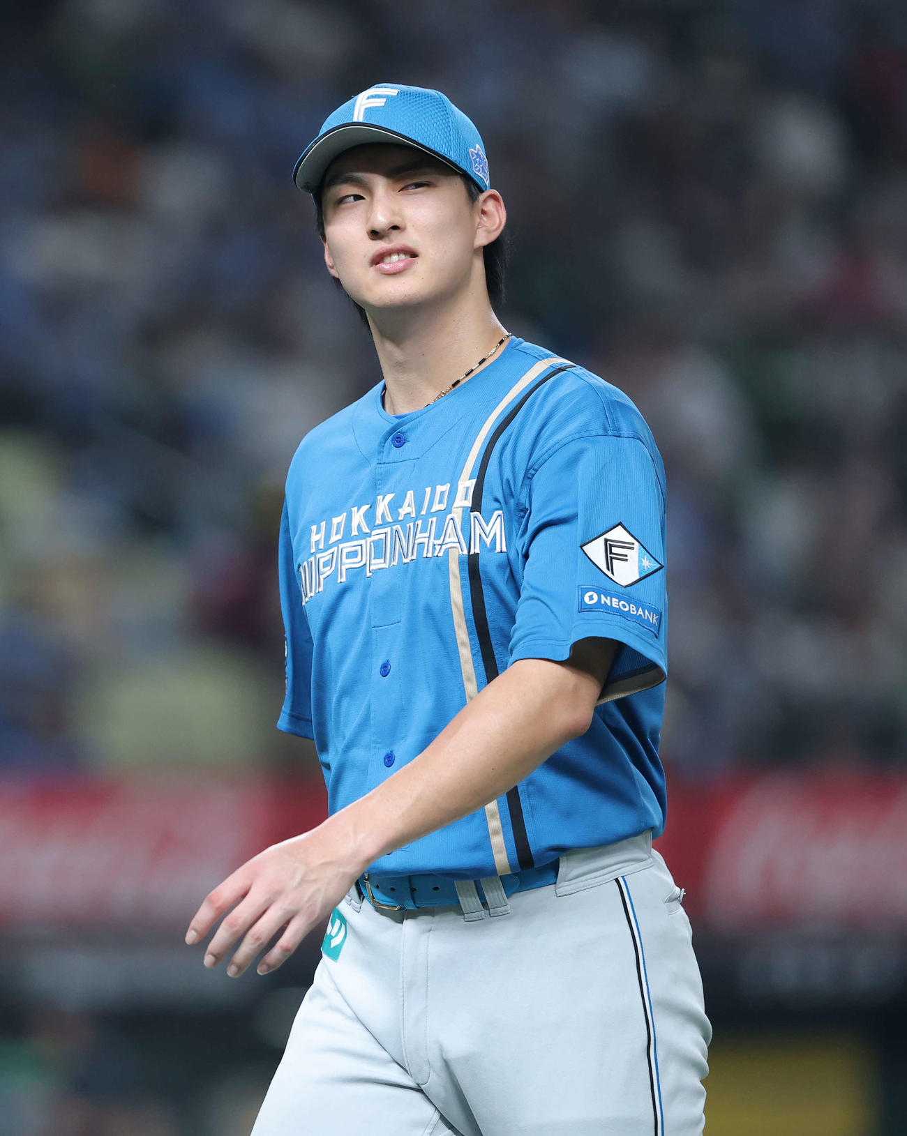 西武対日本ハム　7回裏西武無死一、二塁、降板となり険しい表情を見せる達（撮影・河田真司）